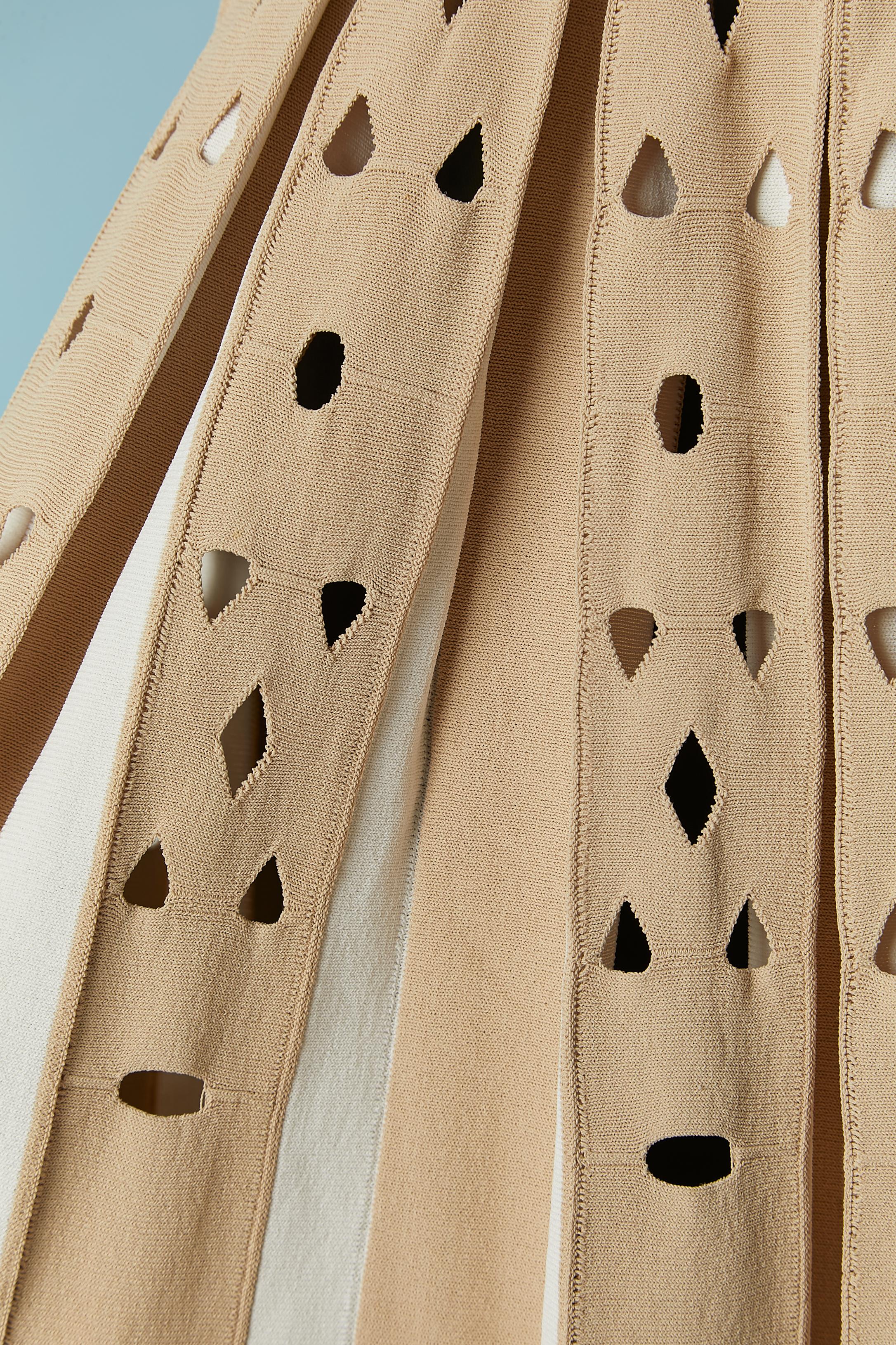 Beige Gonna a pieghe beige e bianca in jersey di rayon con lavorazione Jacquard ALAIA in vendita