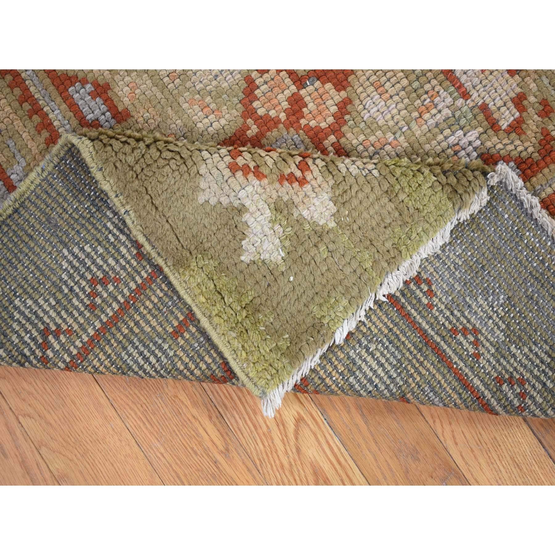 Beige, Antique European Donegal, Excellent Condition, Pure Wool Hand Knotted Rug In Good Condition For Sale In Carlstadt, NJ