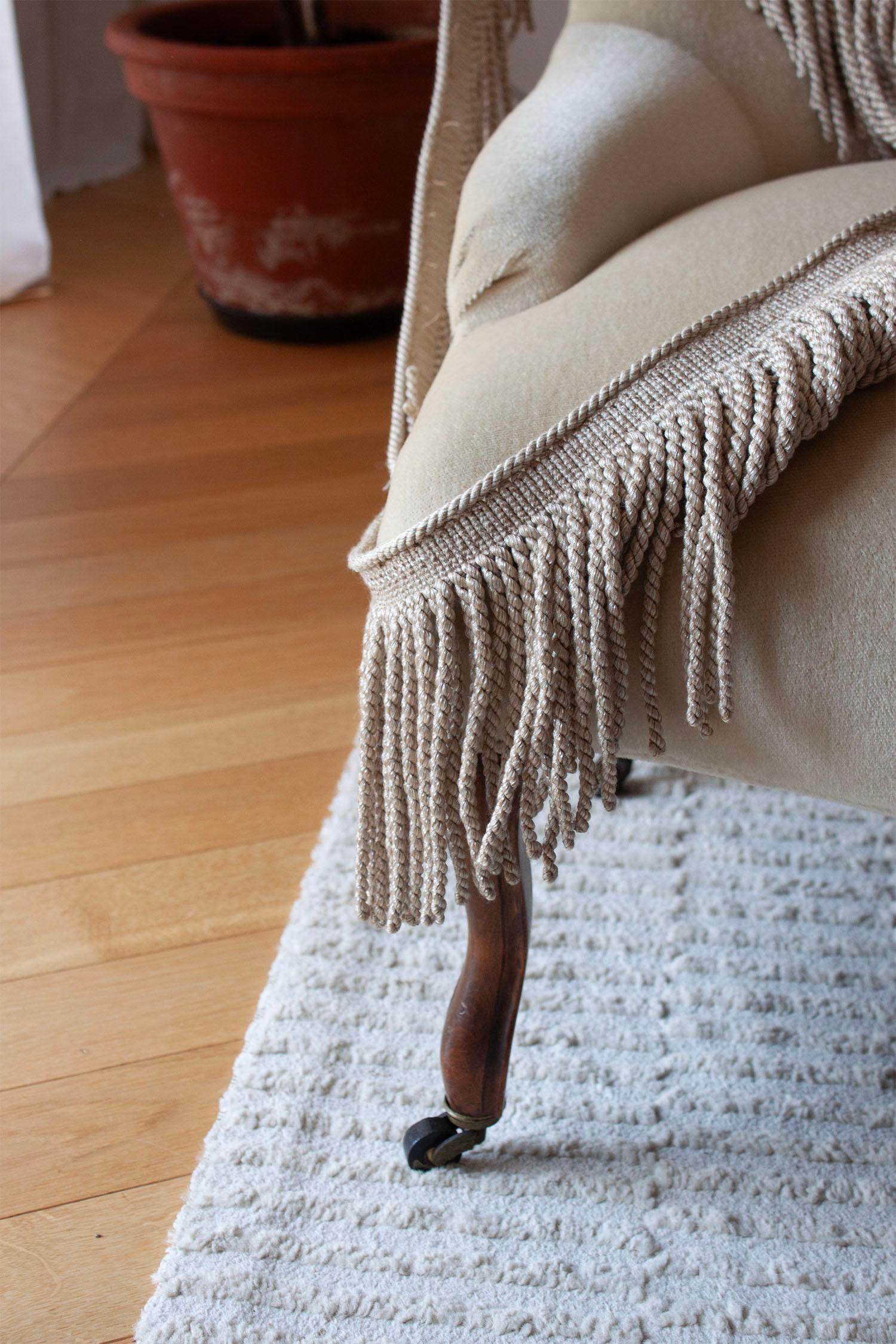 Fauteuil en mohair beige Antique French Victorian en vente 12