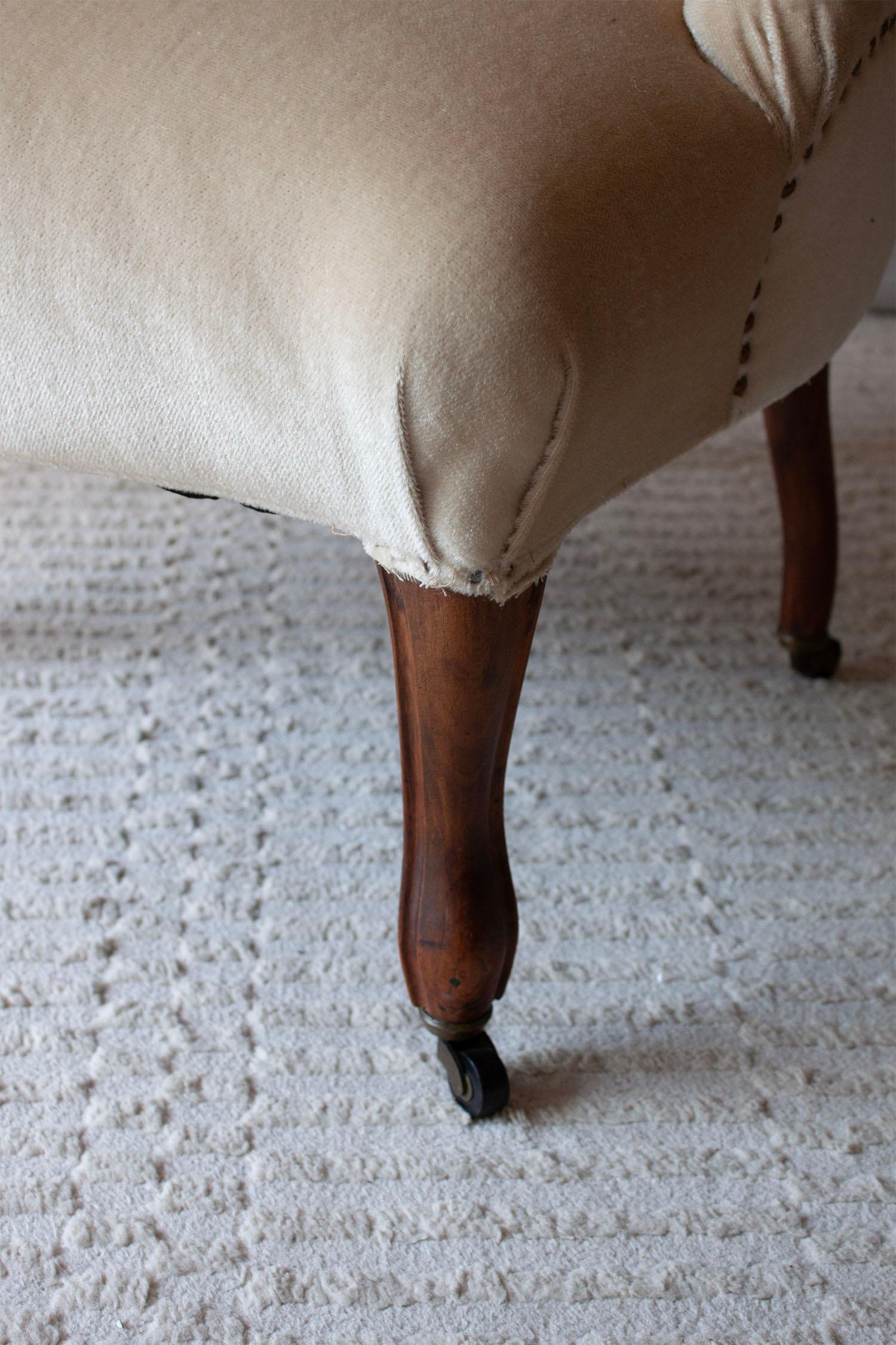 Fait main Fauteuil en mohair beige Antique French Victorian en vente