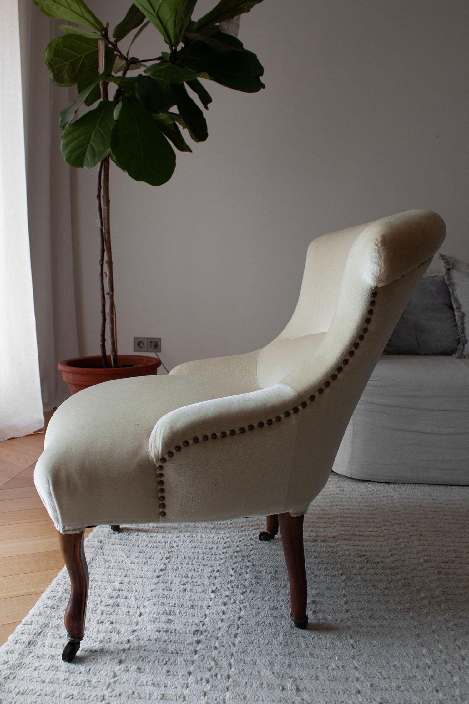20ième siècle Fauteuil en mohair beige Antique French Victorian en vente