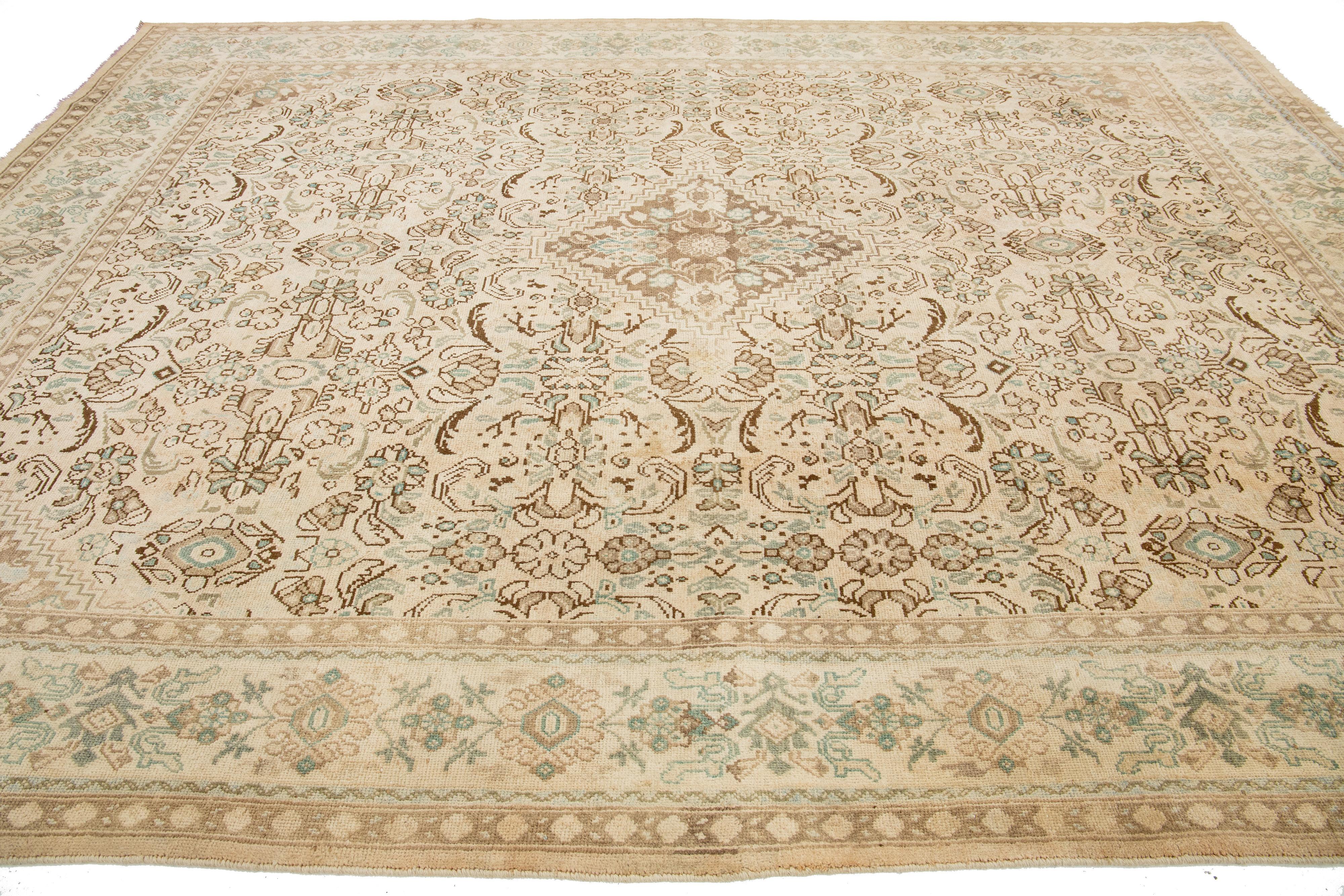 Beige Antique Mahal Wool Rug In Room Size with Floral Design In Good Condition For Sale In Norwalk, CT