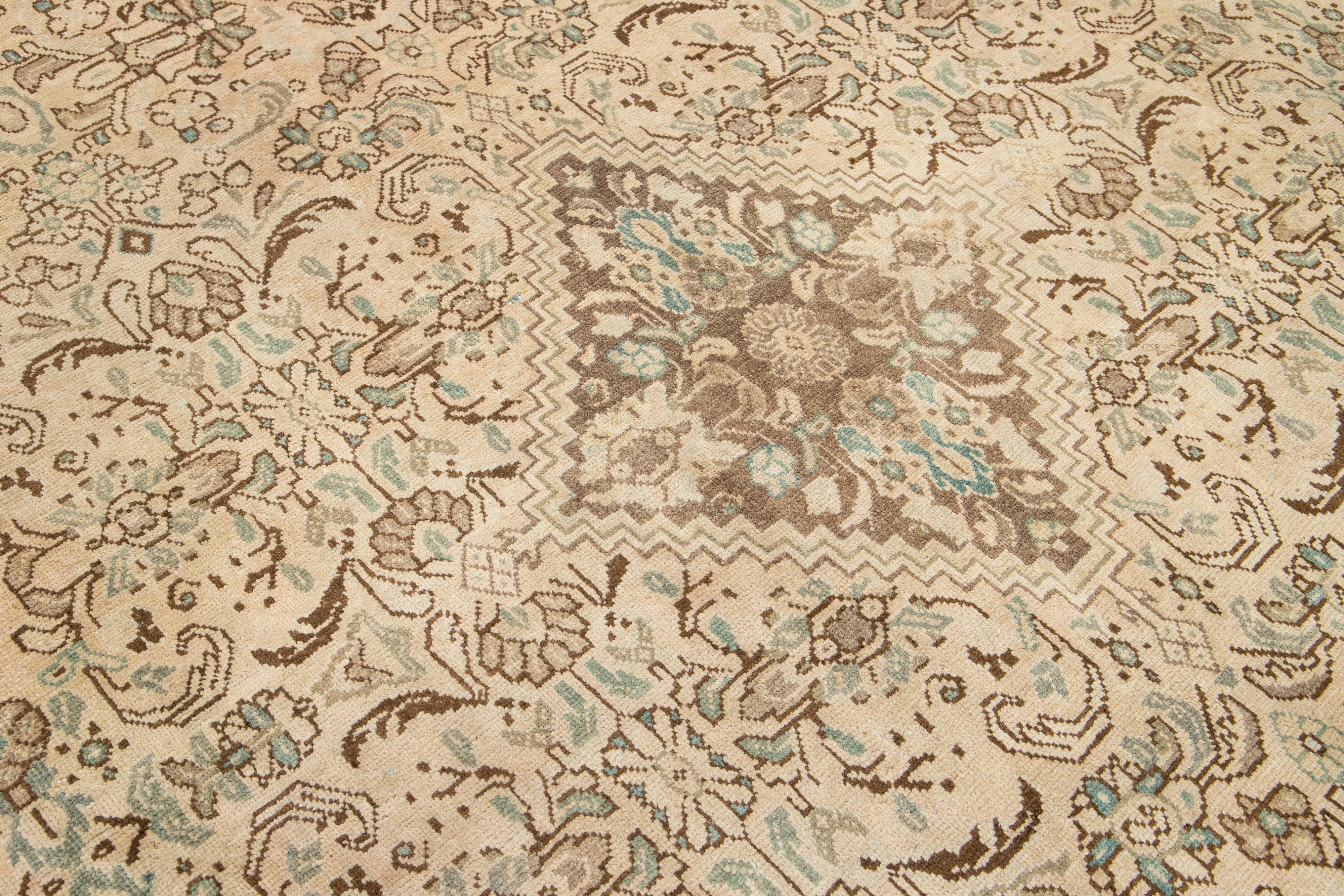 Beige Antique Mahal Wool Rug In Room Size with Floral Design For Sale 2
