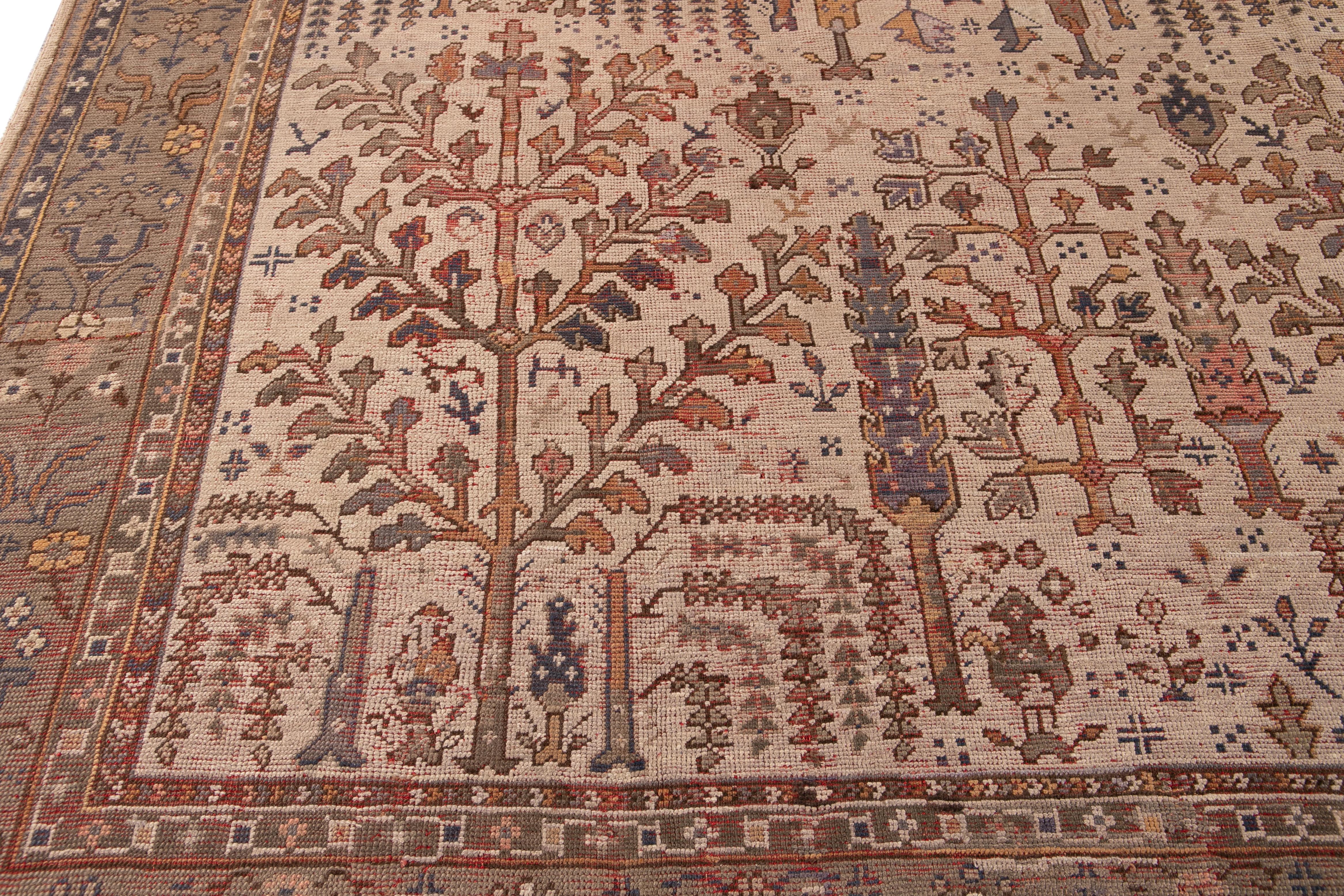 Beige Antique Turkish Oushak Handmade Oversize Wool Rug with Allover Pattern In Excellent Condition For Sale In Norwalk, CT