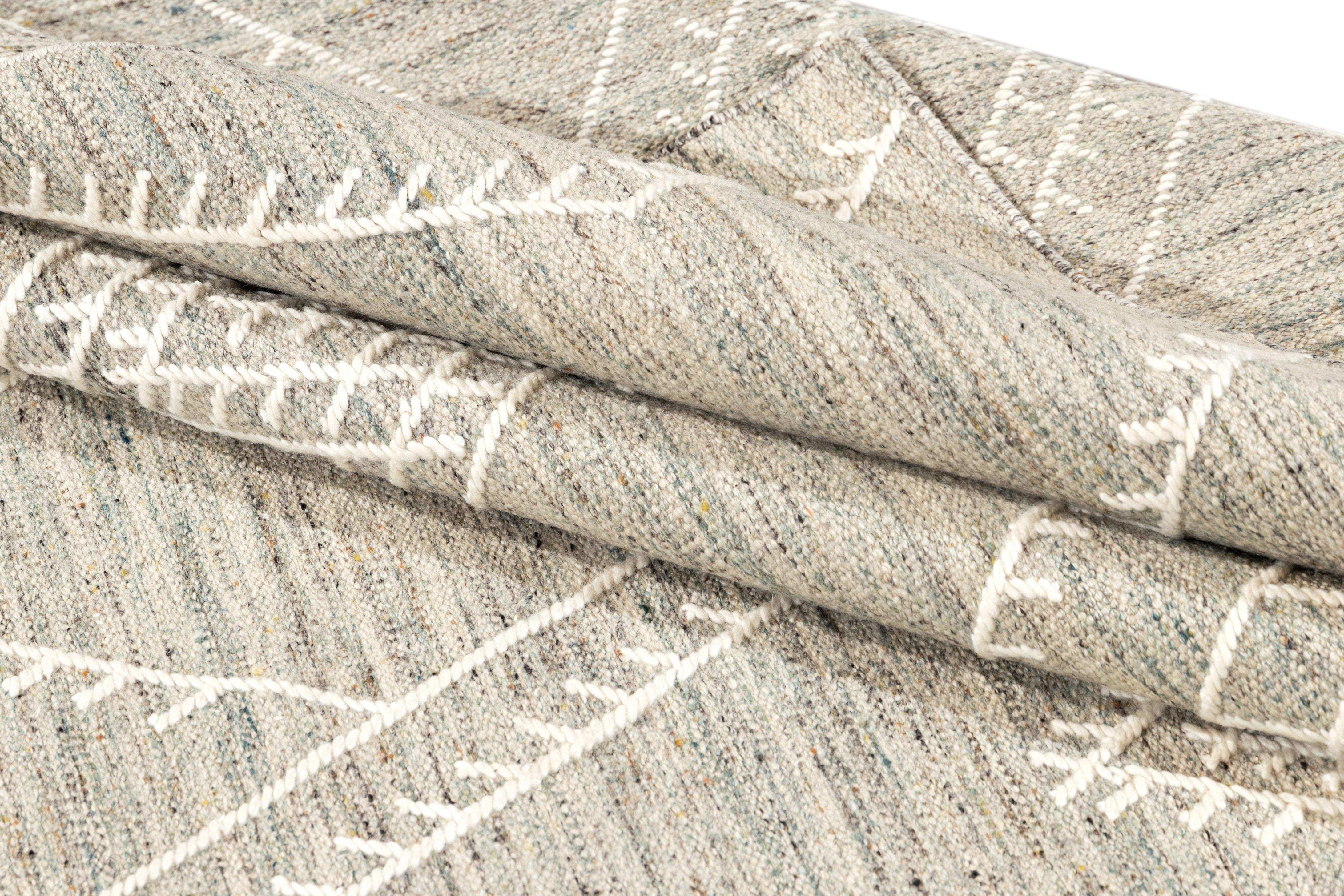 Apadana's Nantucket Collection Flachgewebter Wollteppich aus Kelim in Beige mit Untersetzermuster im Angebot 3