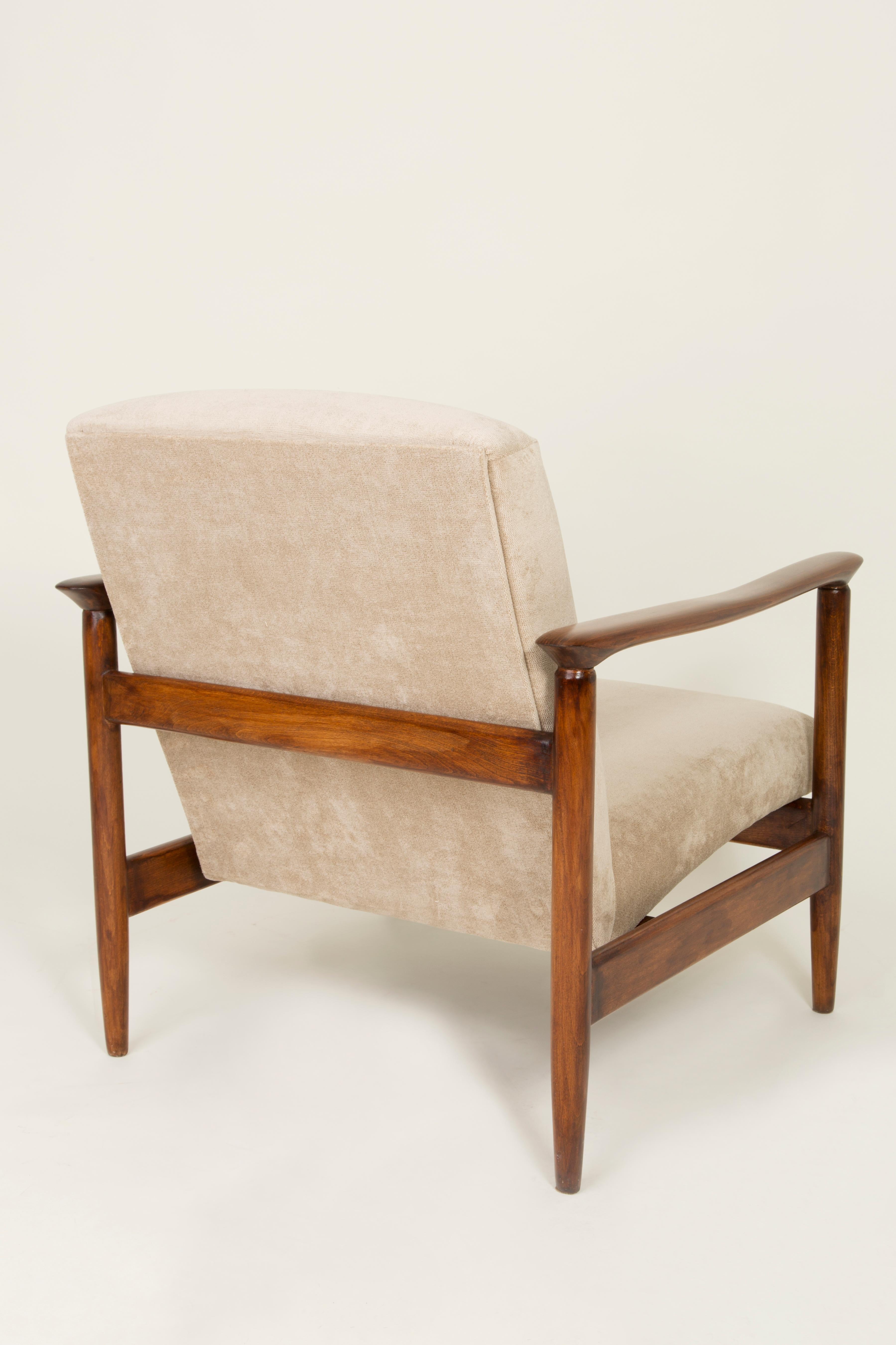 Beige Armchair, Edmund Homa, GFM-142, 1960s, Poland In Excellent Condition For Sale In 05-080 Hornowek, PL