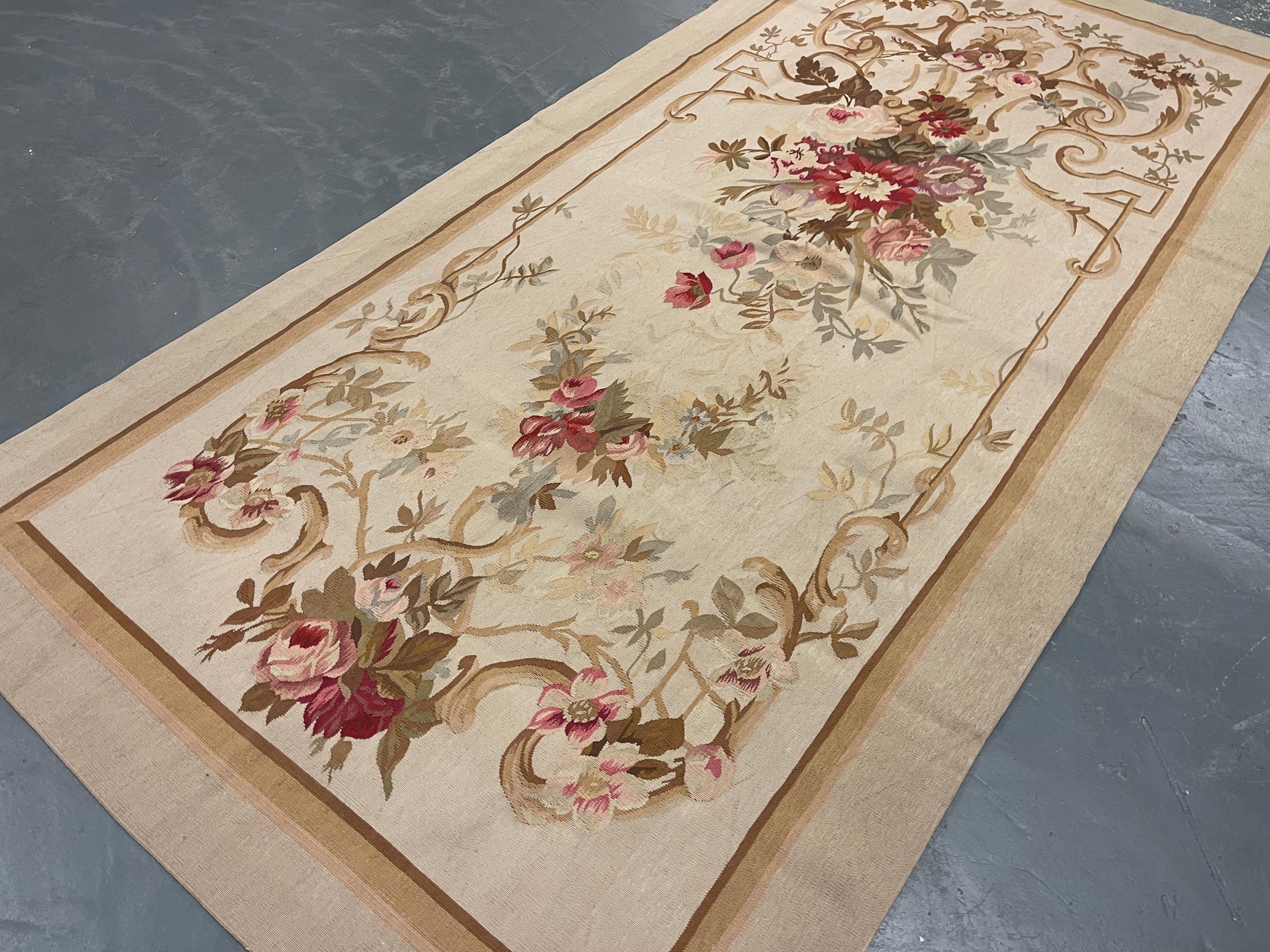 This magnificent floral runner rug has been handwoven with a beautiful all-over floral design on an ivory-pink - Beige  background with cream-green and ivory accents. This elegant piece's colour and design make it the perfect accent rug.
This rug