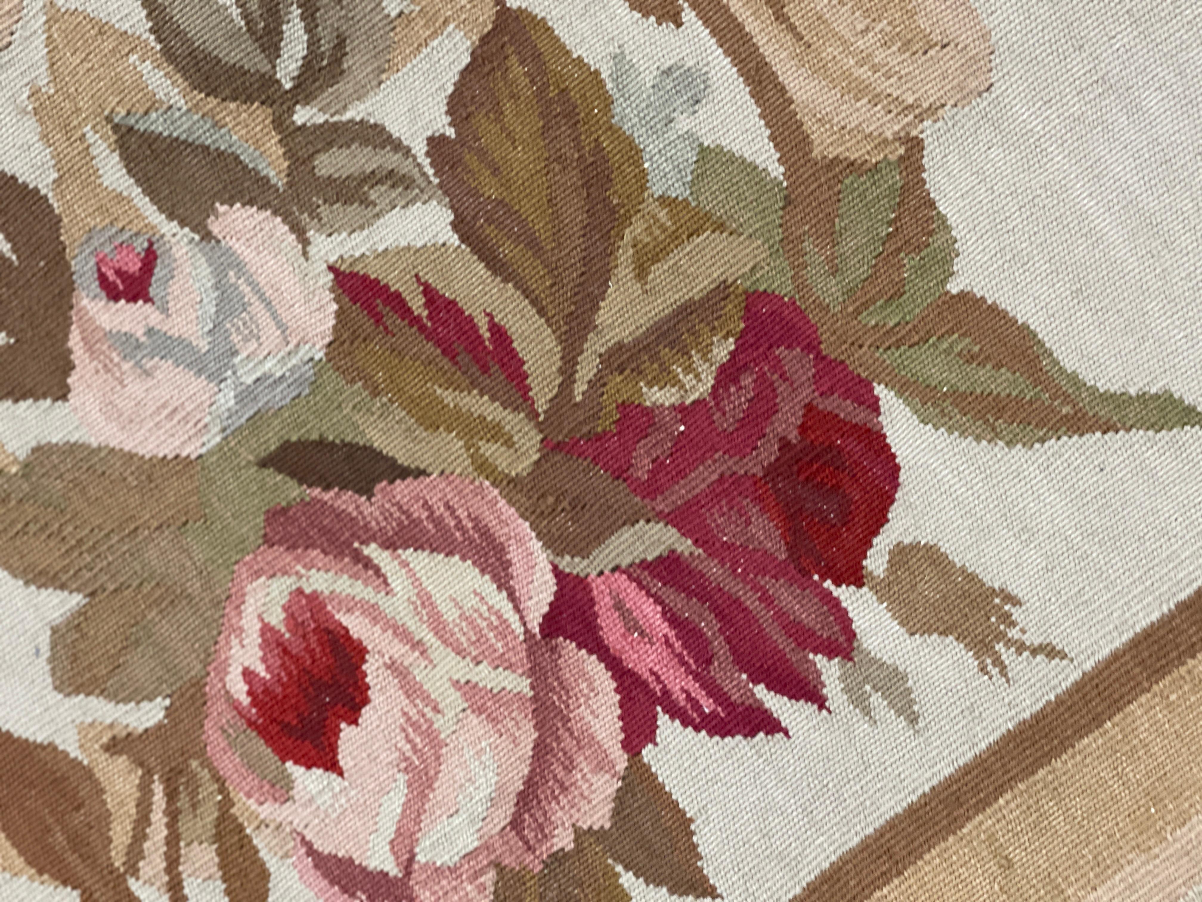Beige Aubusson Runner Rug Floral Livingroom Rugs Magnificent Home Decor Carpet In Excellent Condition For Sale In Hampshire, GB