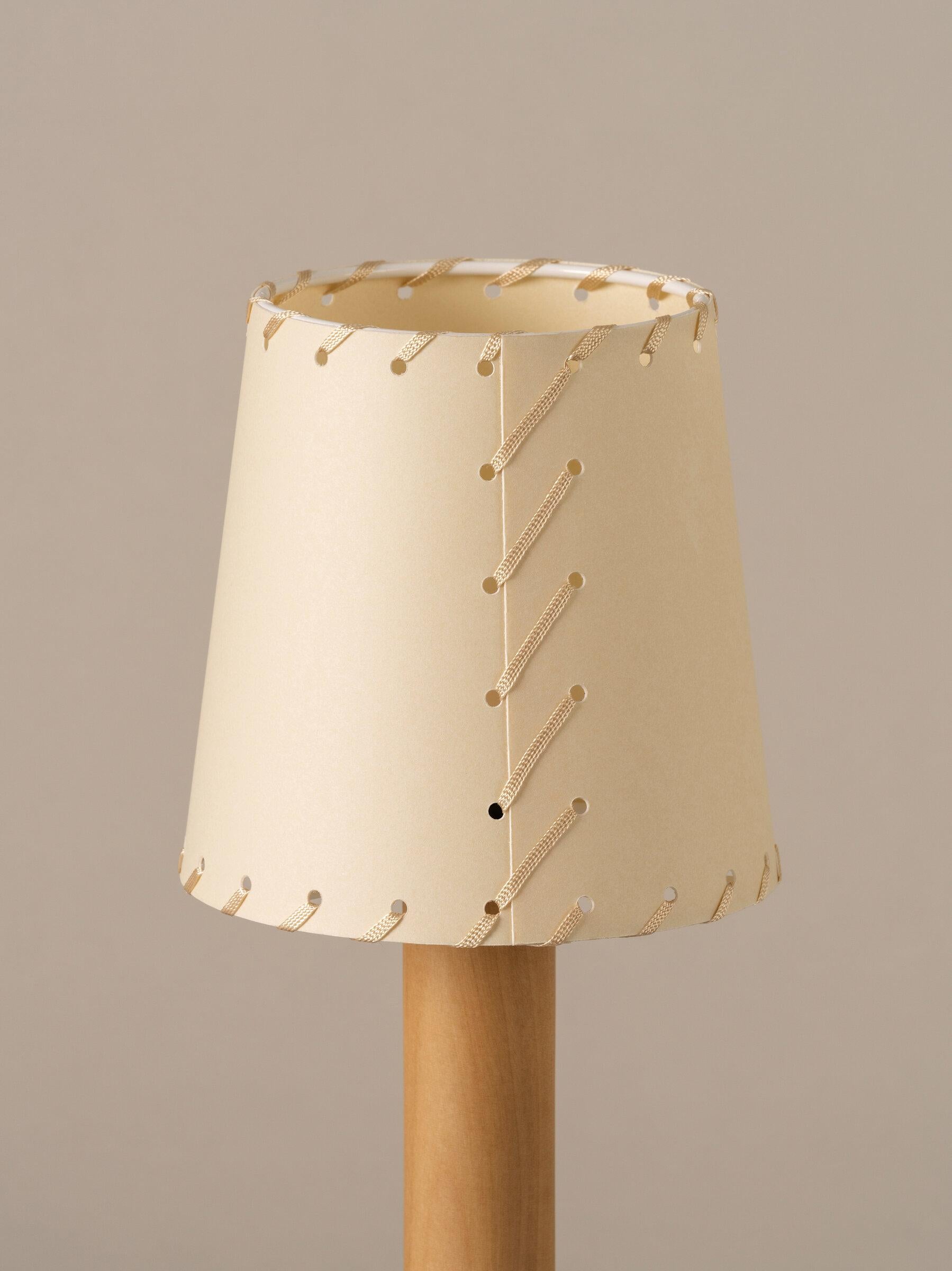 Beige Básica Mínima Batería Table Lamp by Santiago Roqueta, Santa & Cole In New Condition For Sale In Geneve, CH