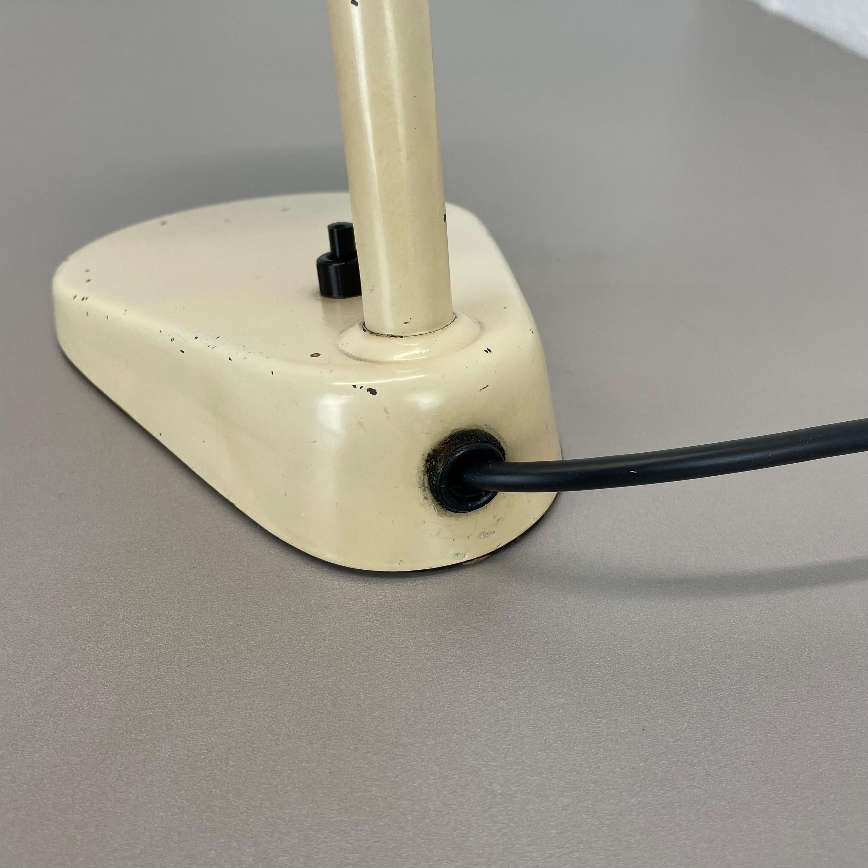 tavolo beige Bauhaus Light 