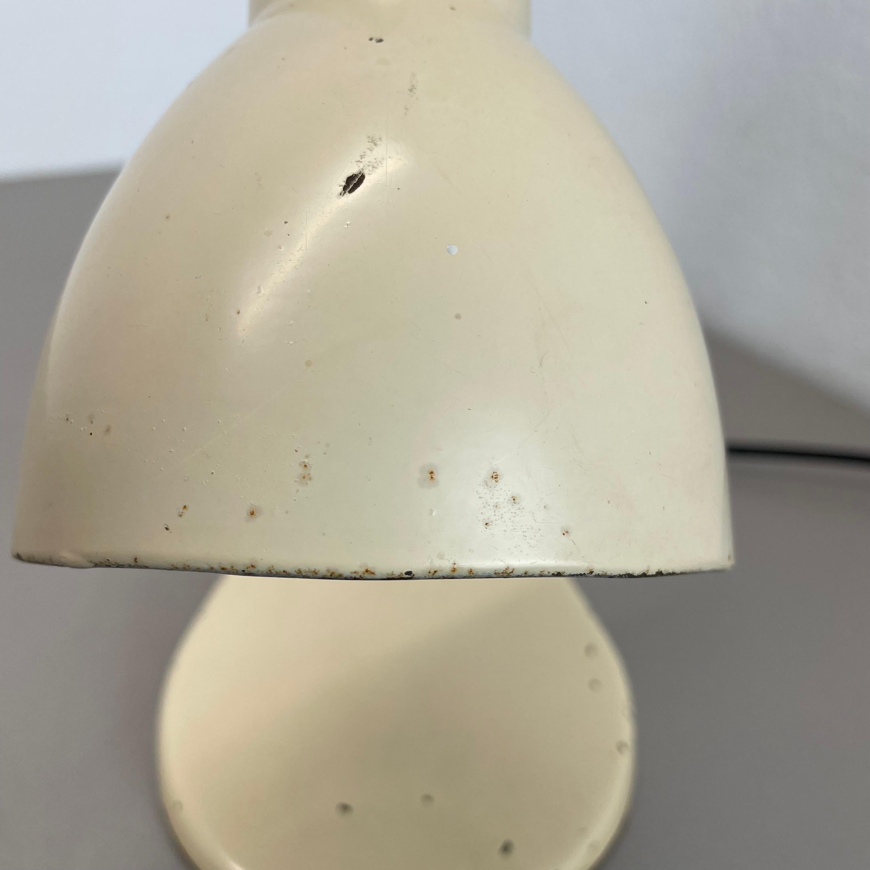 tavolo beige Bauhaus Light 