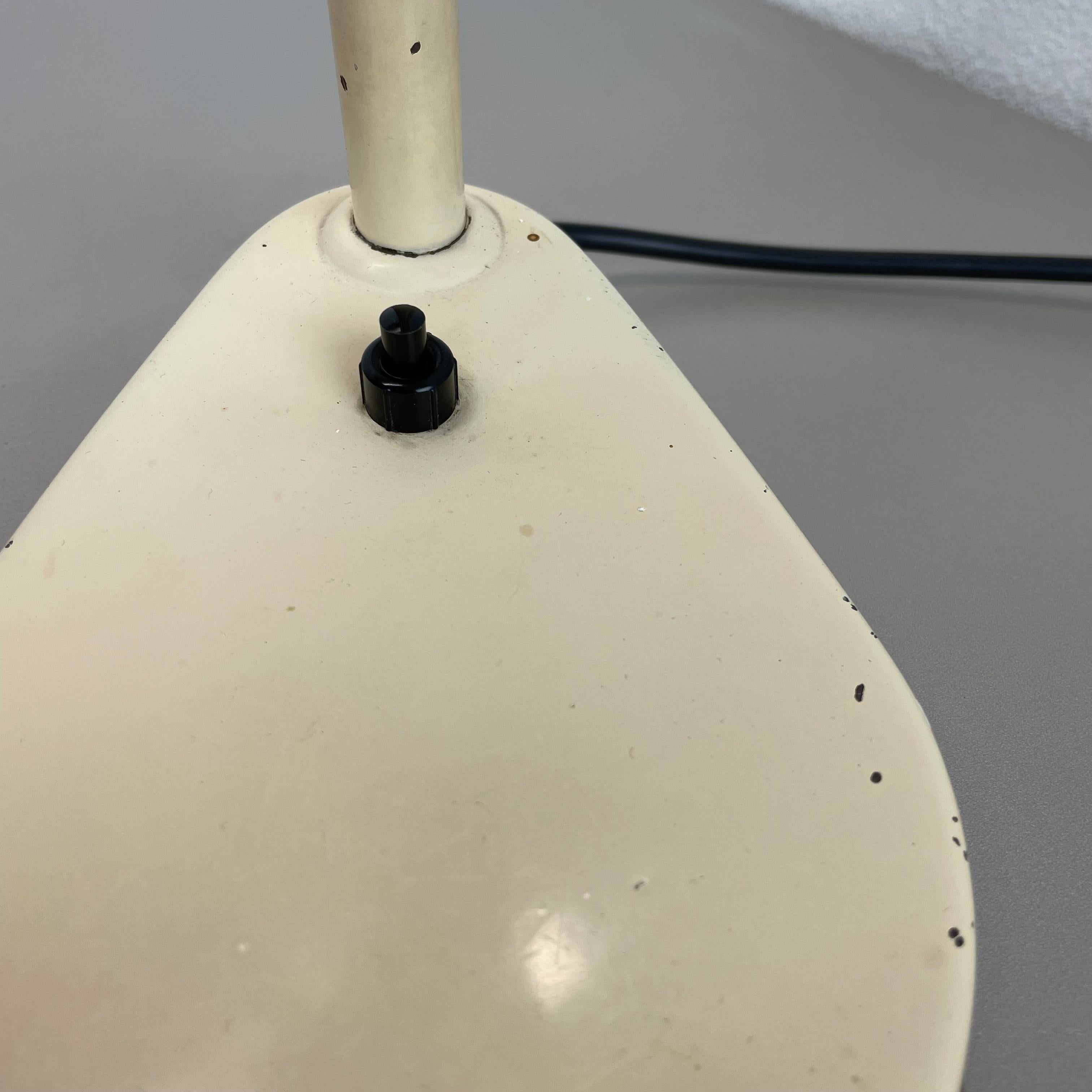 tavolo beige Bauhaus Light 