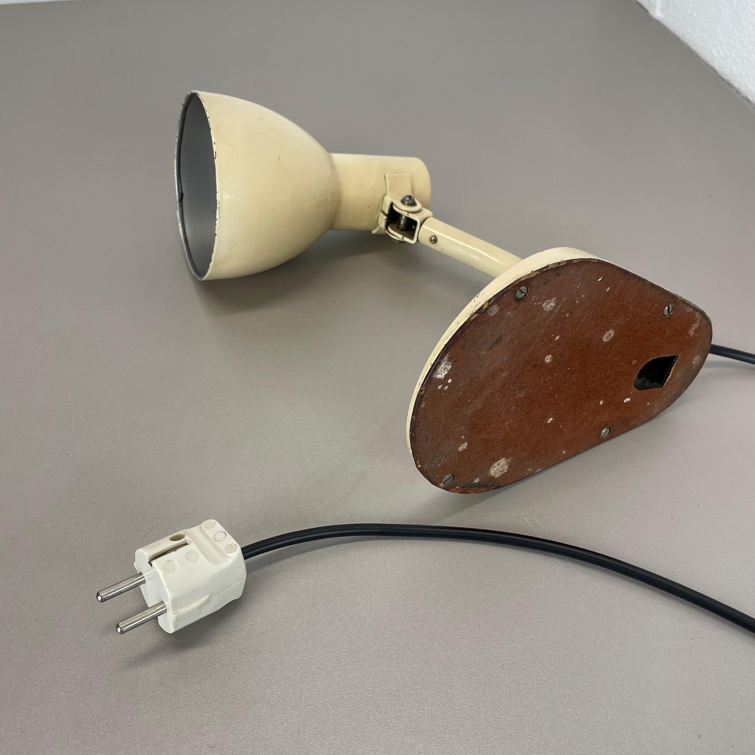 tavolo beige Bauhaus Light 