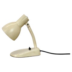 mesa bauhaus beige Light "nº 702" de Marianne Brandt para Kandem, Alemania, años 20