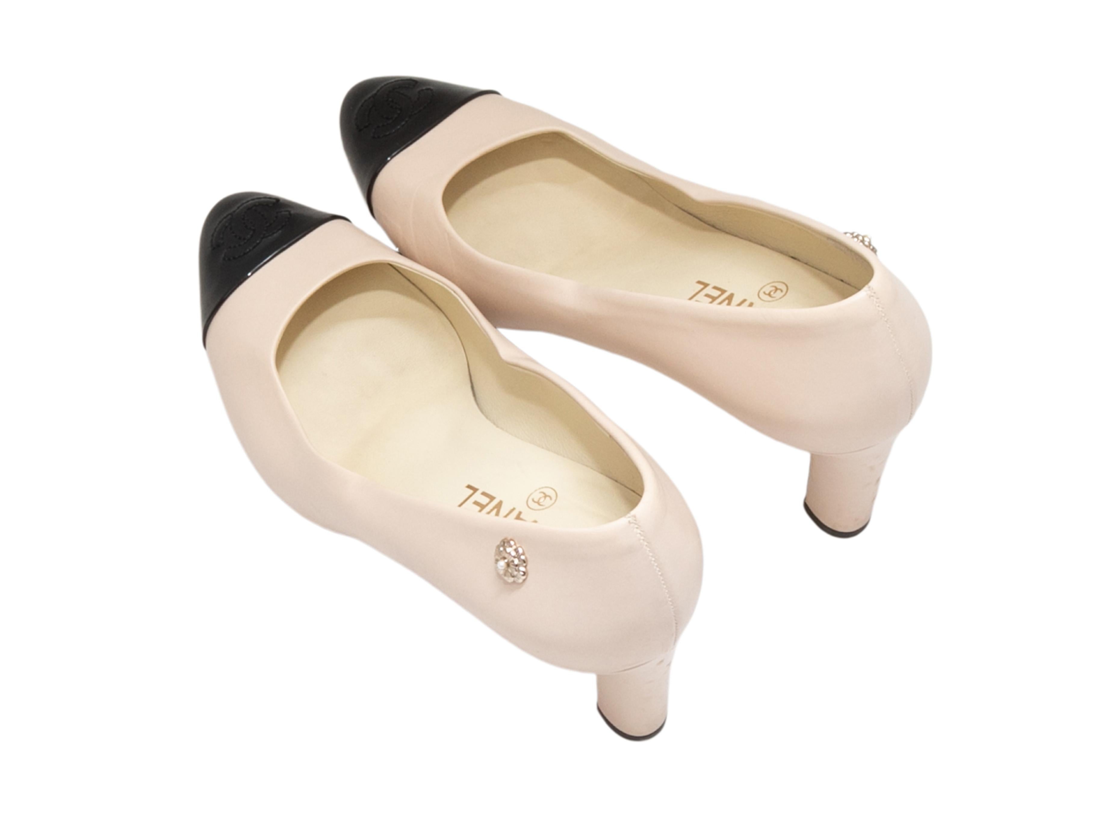 Women's Beige & Black Chanel Cap-Toe Pumps Size 37.5 For Sale
