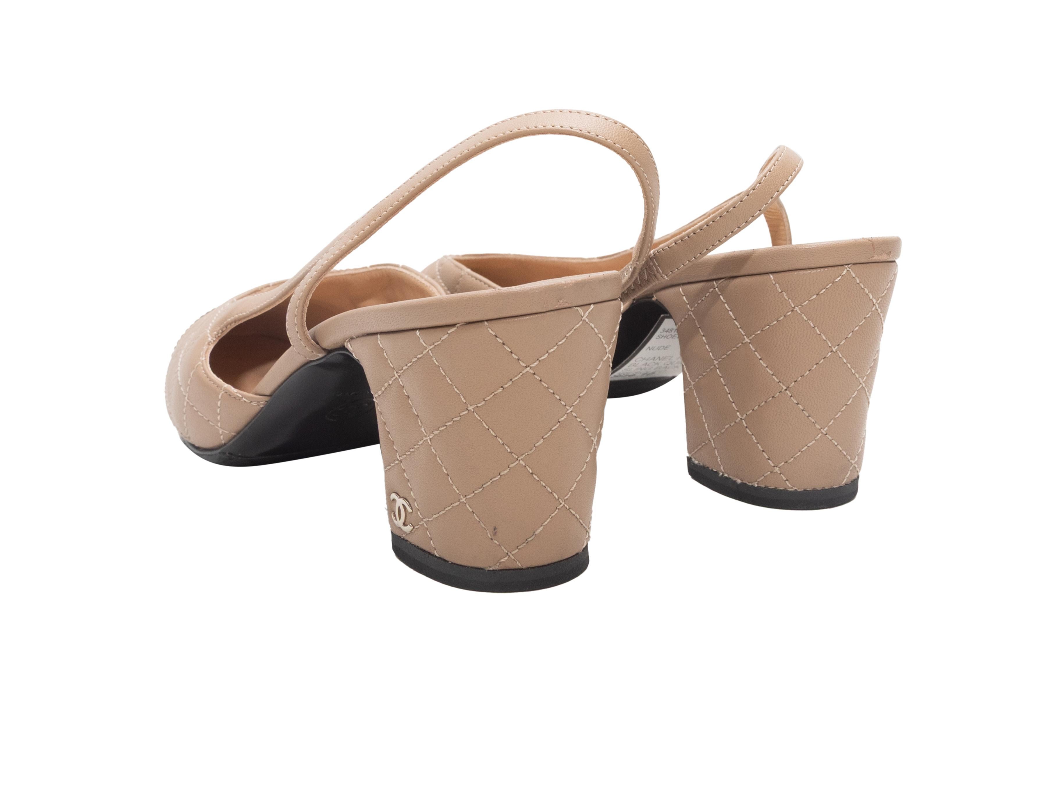 Talons aiguilles Chanel beige et noir Taille 40 Bon état - En vente à New York, NY