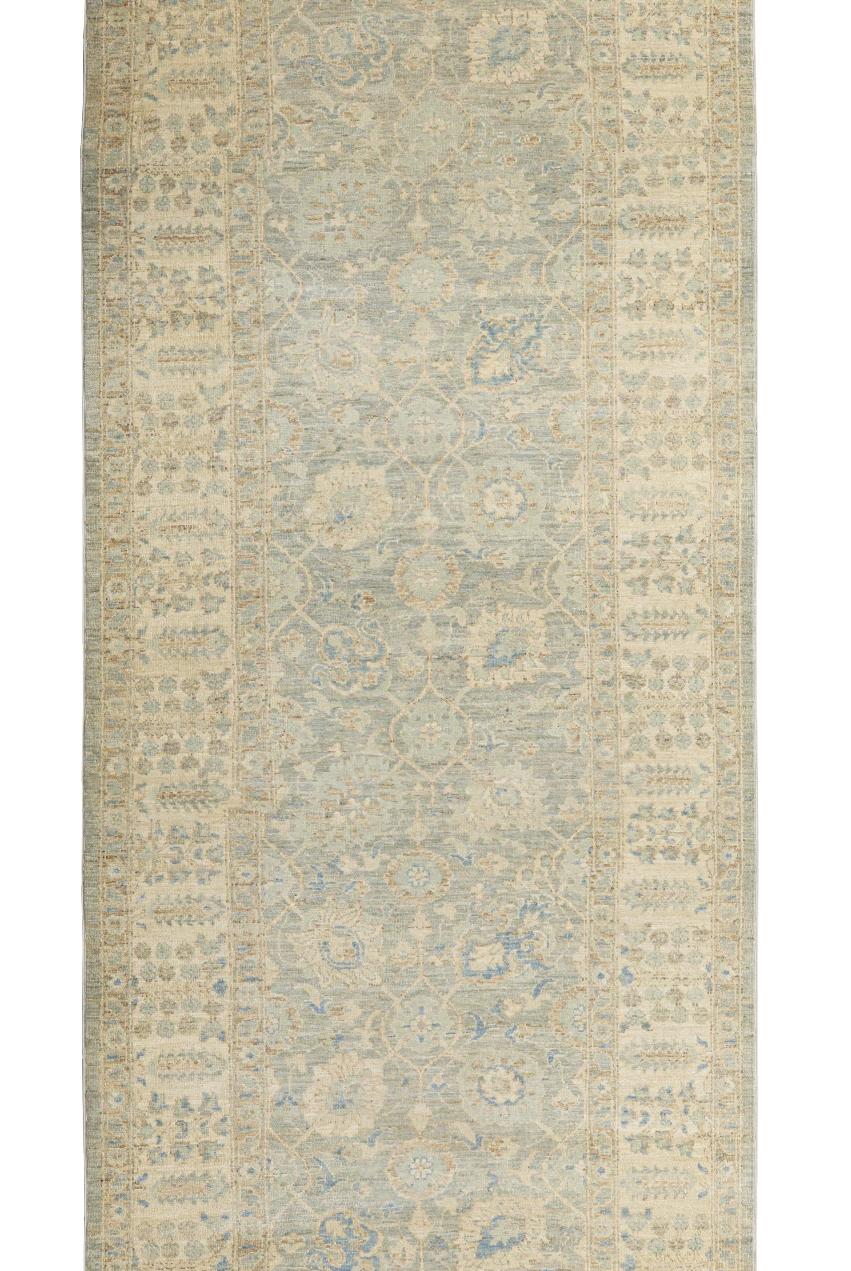 Beige Blue Afghan Wool Hand Knotted Runner 4 ft x 24 ft, Soft Floral Lattice en Excelente estado para la venta en Dallas, TX