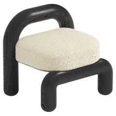 Silla Lounge Lítica de Roble Negro Boucle Beige de Maha Alavi Studio