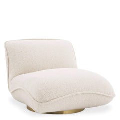 Beiger Bouclé-Stoff und messingfarbene Oberflächen Drehsessel