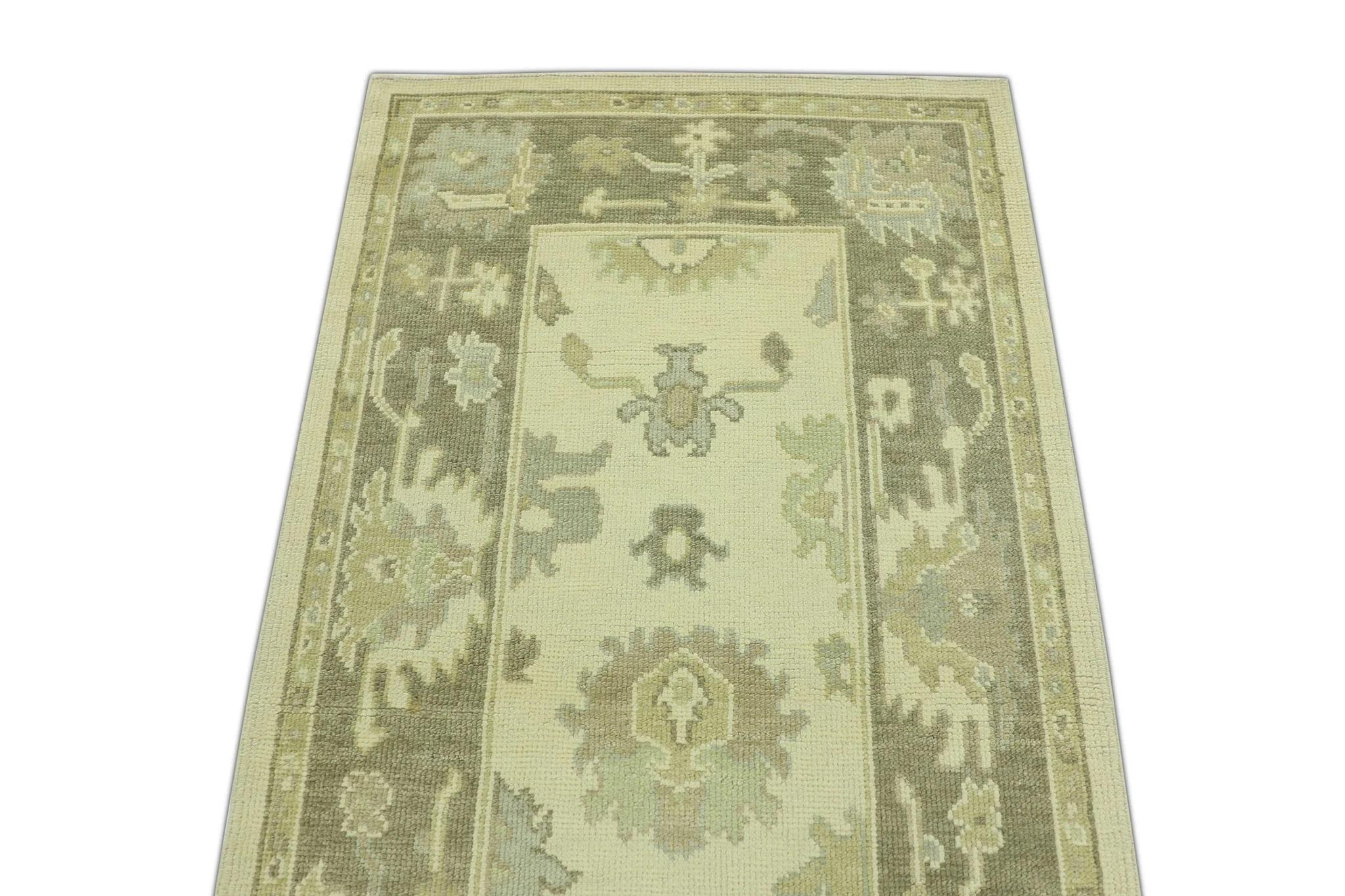 Moderno Tappeto Oushak turco in lana intrecciata a mano beige e marrone 3' x 5'2