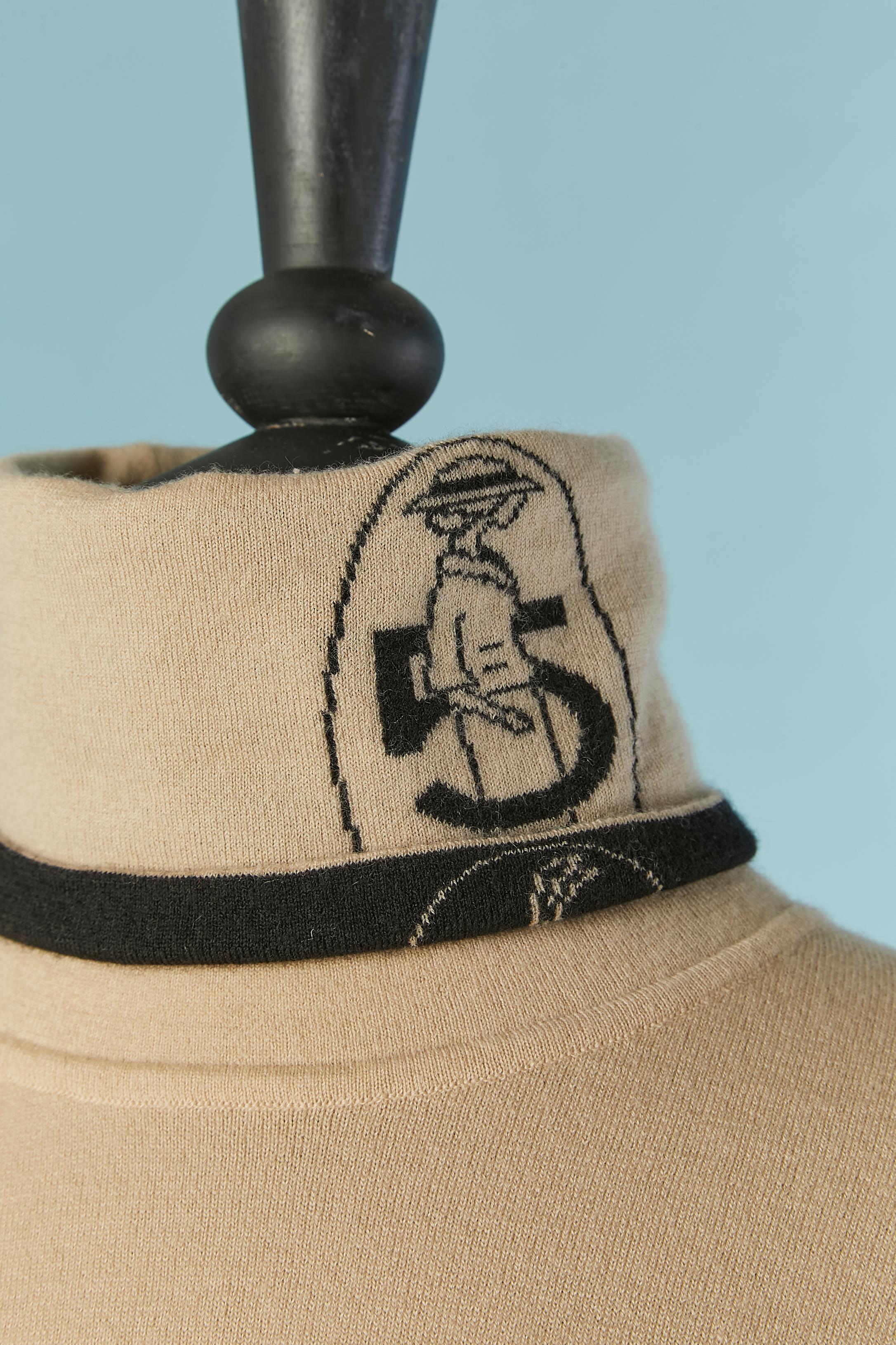 Beige cashmere turtle neck sweater Chanel In Excellent Condition For Sale In Saint-Ouen-Sur-Seine, FR