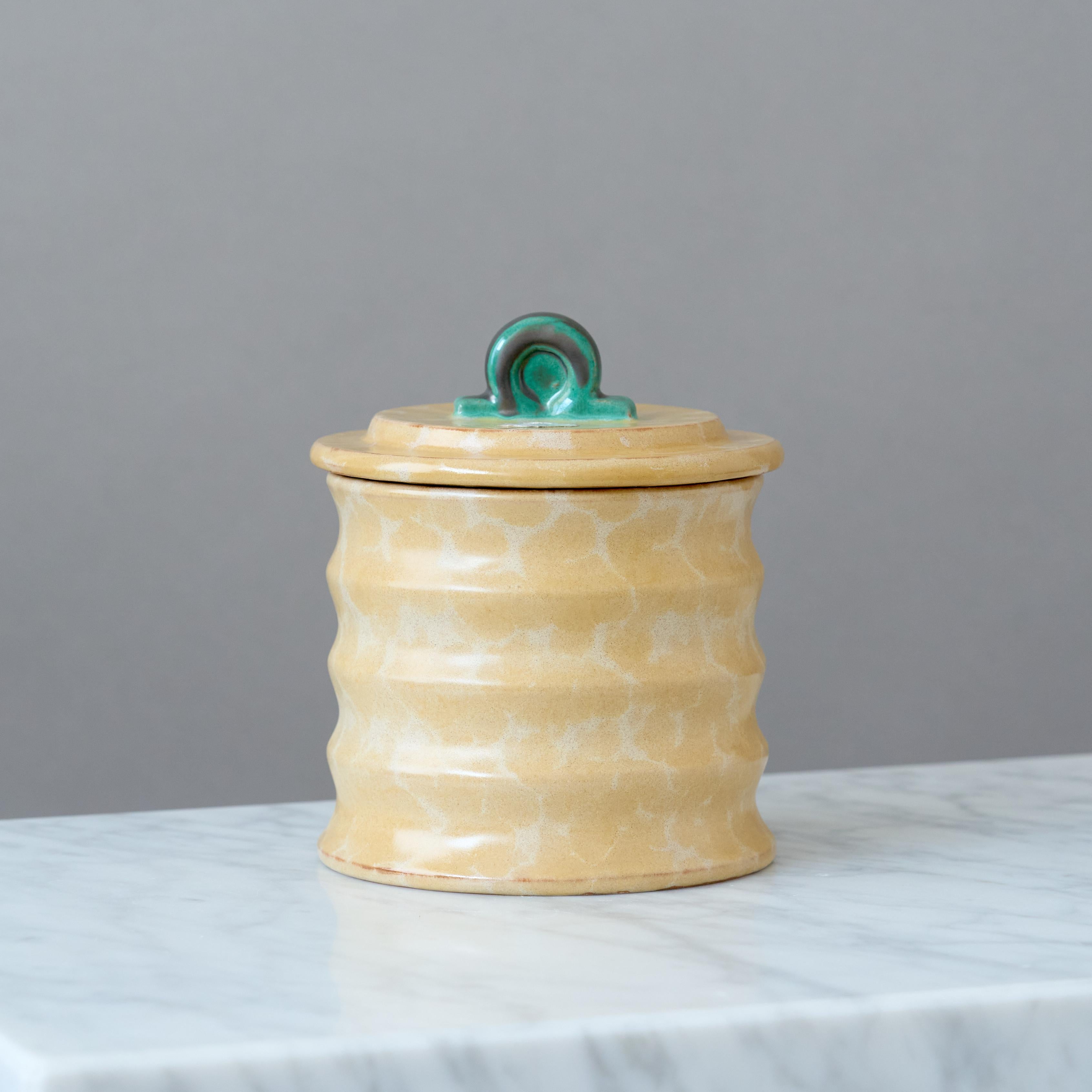 Beige Ceramic Art Deco Lidded Box by Upsala Ekeby, Sweden, 1930s. In Good Condition For Sale In Malmö, SE