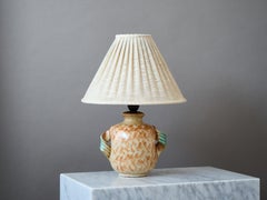 Lampe de table en céramique beige, créée par Anna-Lisa Thomson. Upsala Ekeby, Suède, années 1940.