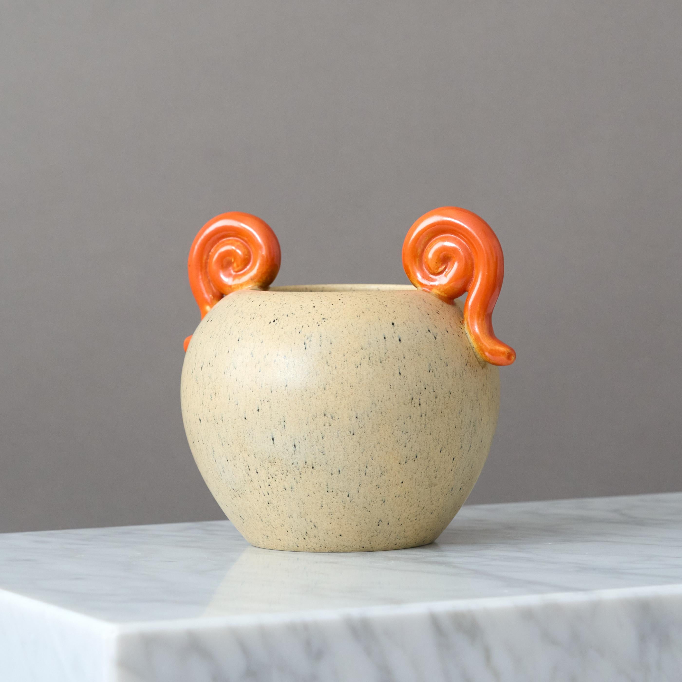 Smaltato Vaso in ceramica beige di Eva Jancke Bjork per Bo Fajans, Svezia, anni '40 in vendita