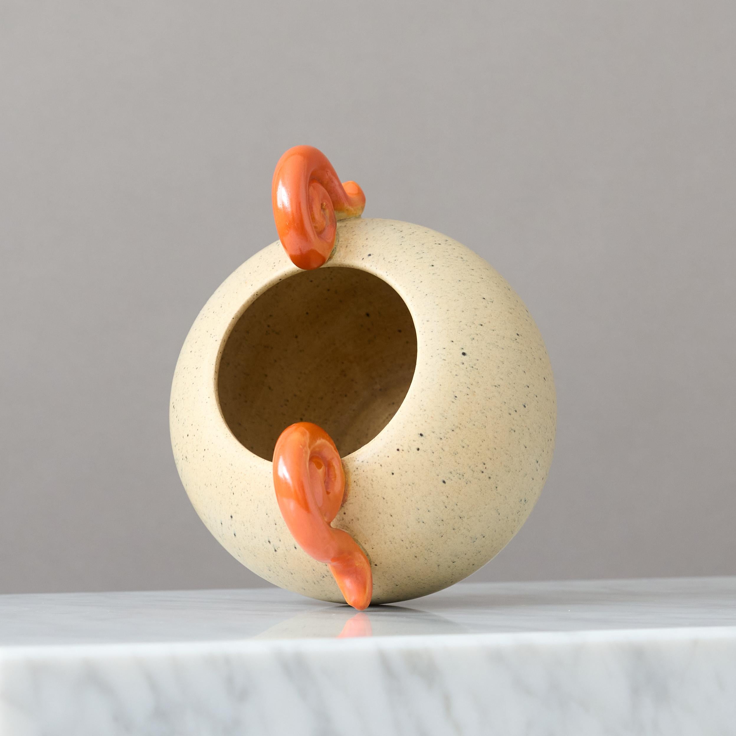XX secolo Vaso in ceramica beige di Eva Jancke Bjork per Bo Fajans, Svezia, anni '40 in vendita