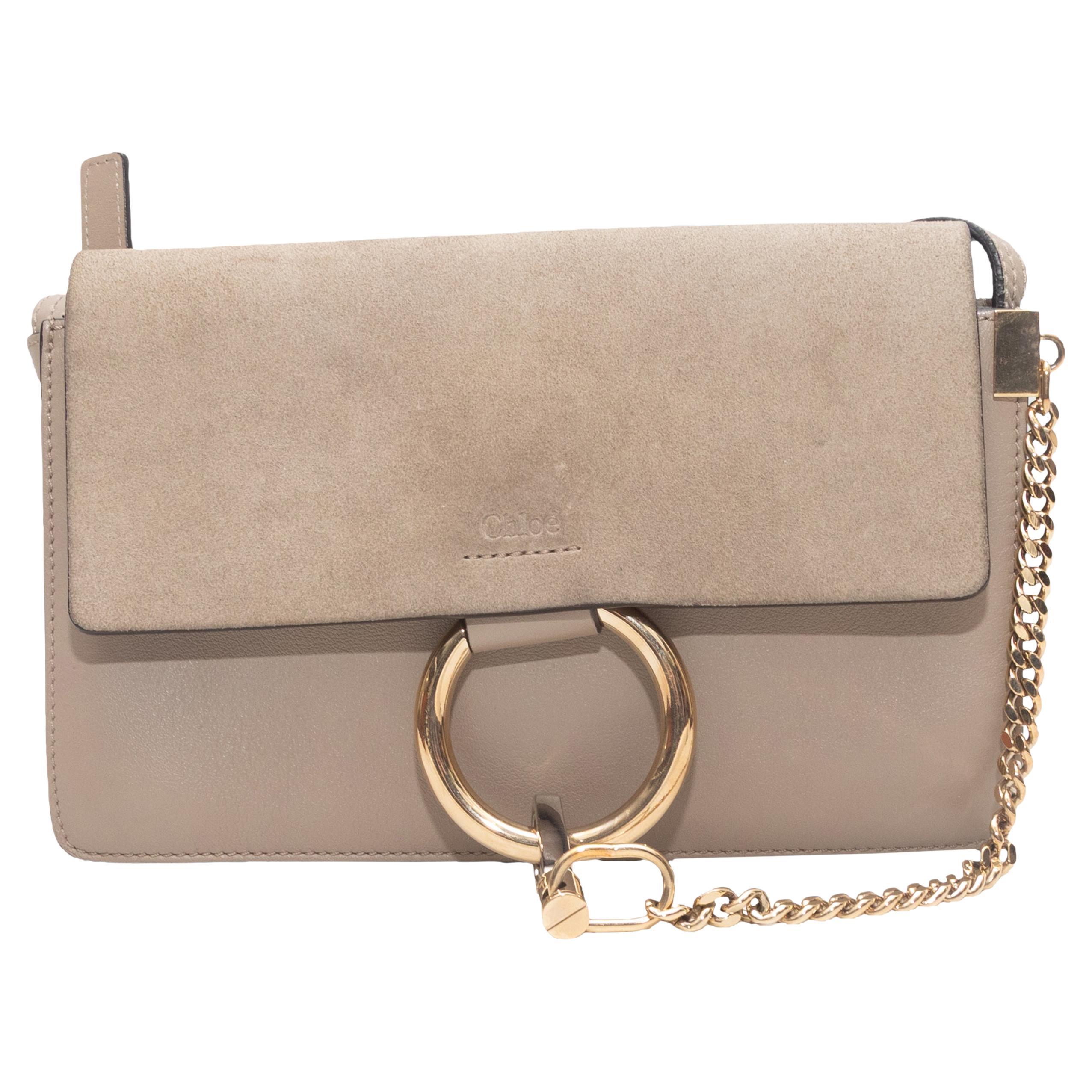Beige Chloe Kleine Faye Crossbody Tasche im Angebot
