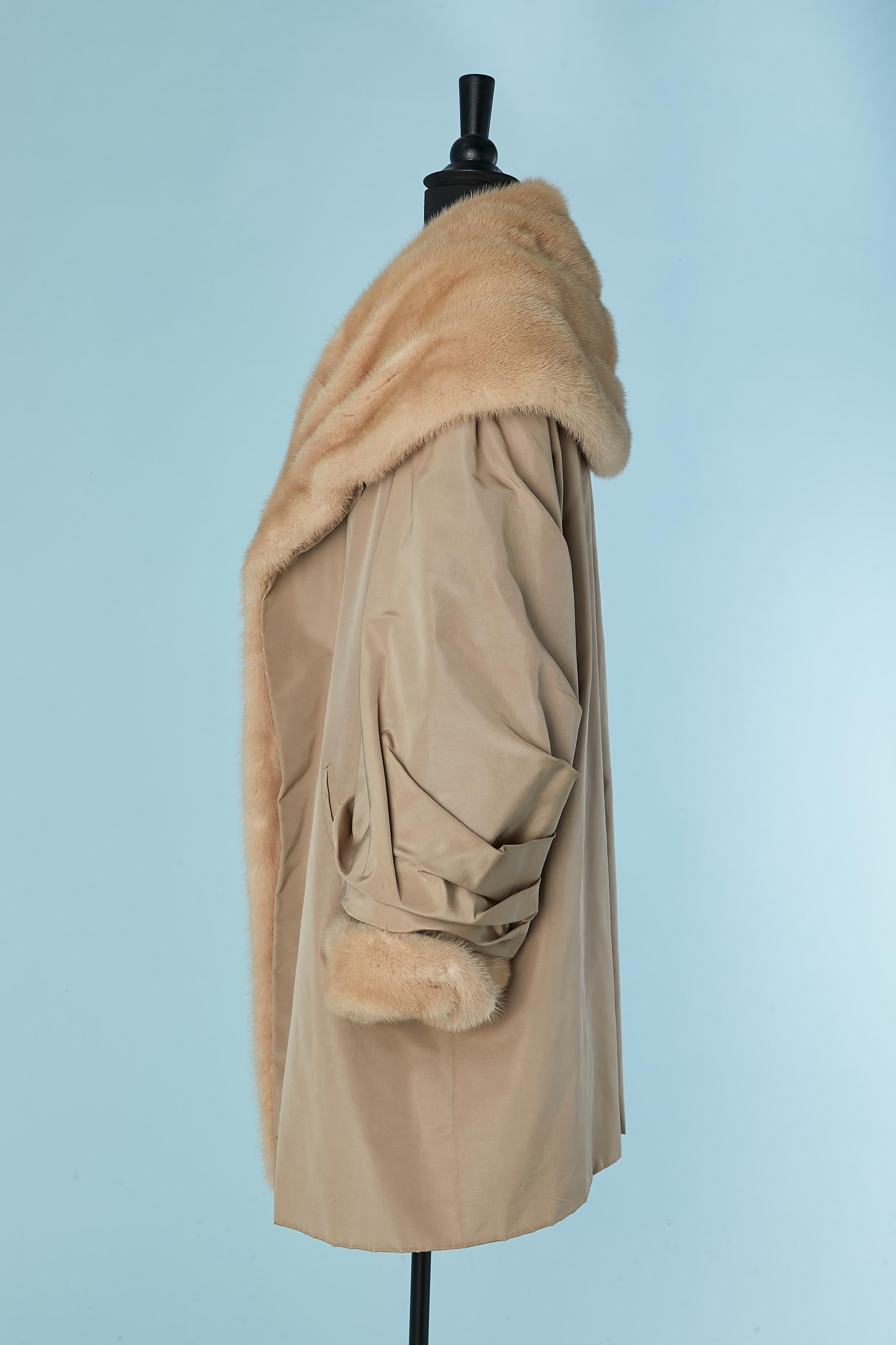 Beige coat with fur lining CHRISTIAN DIOR HAUTE-FOURRURE For Sale 2