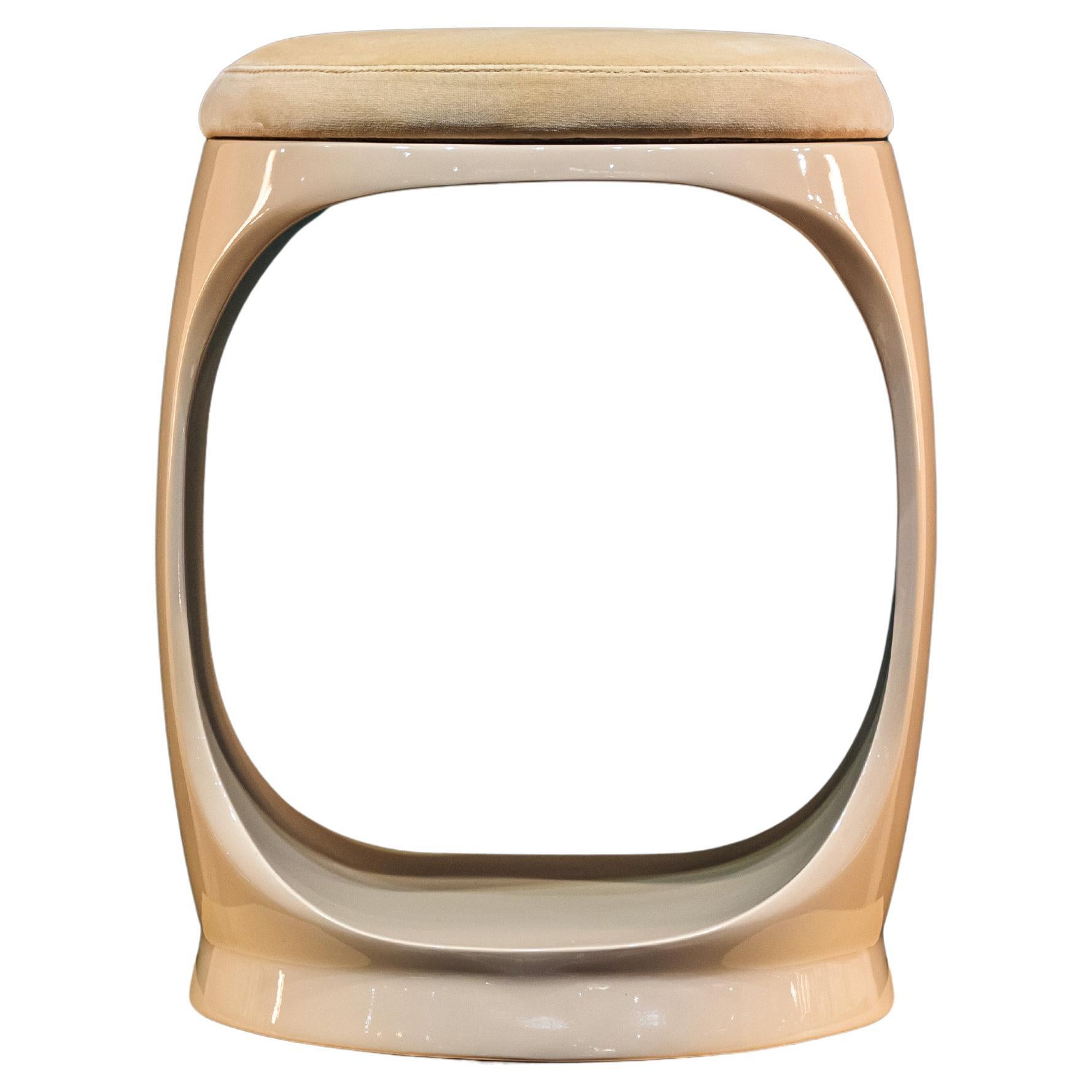 Sgabello Contemporary di Cyril Rumpler Signet Ring, Pouf Sedute Beige in vendita