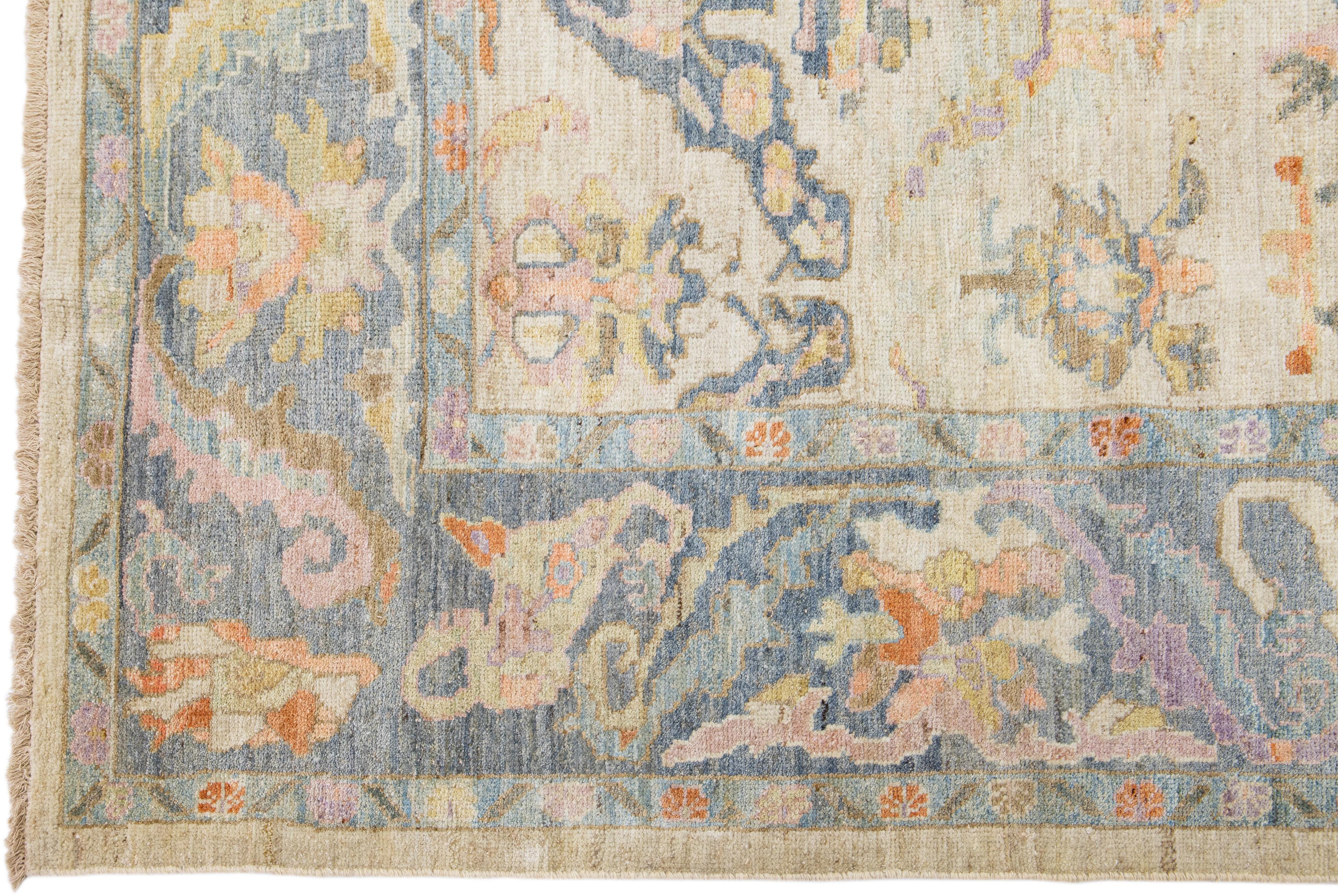 Beige Contemporary Sultanabad Handmade Floral Pattern Wool Rug im Zustand „Neu“ im Angebot in Norwalk, CT
