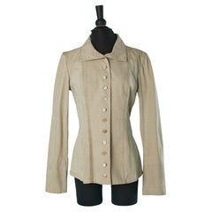 Veste en coton beige avec boutons de marque Chanel 