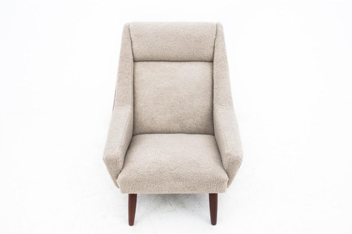 Scandinavian Modern Beige Cozy Bouclé Armchair, Danish Design, 1960s For Sale