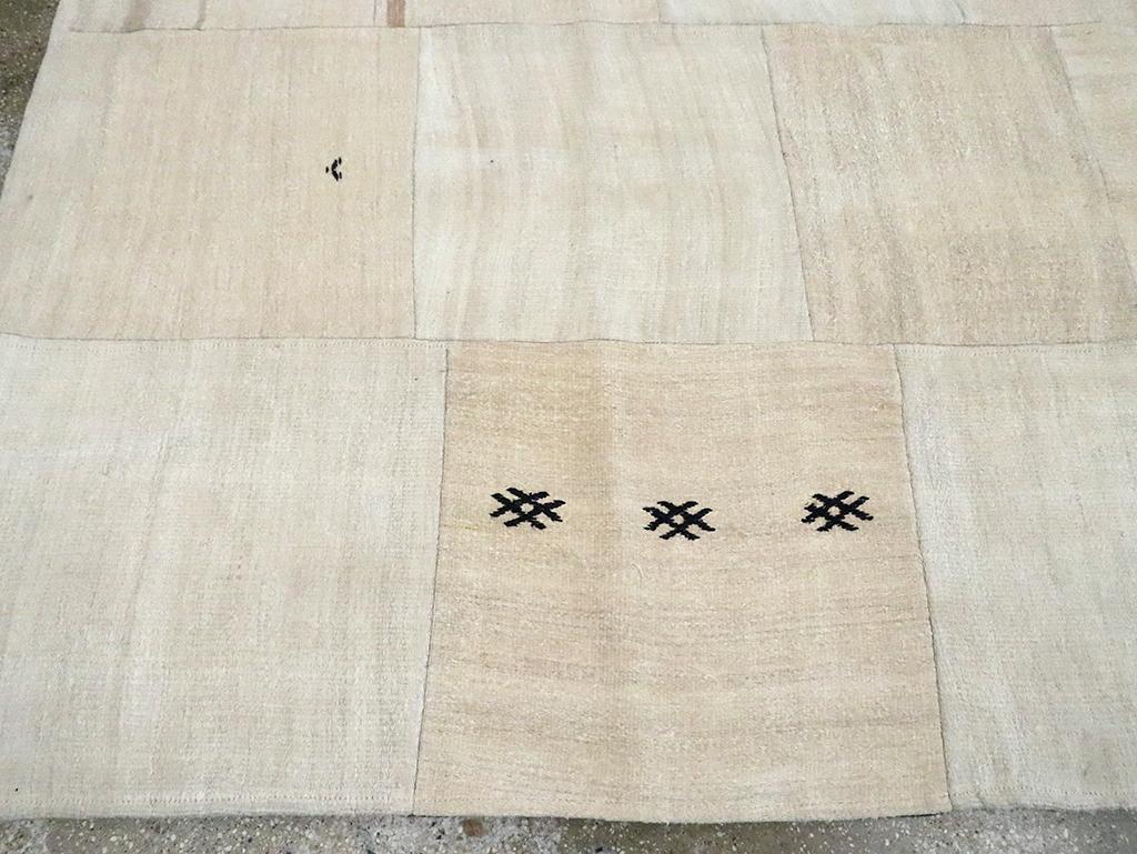 Beige Cream Black Contemporary Handmade Turkish Flatweave Kilim Accent Carpet For Sale 2