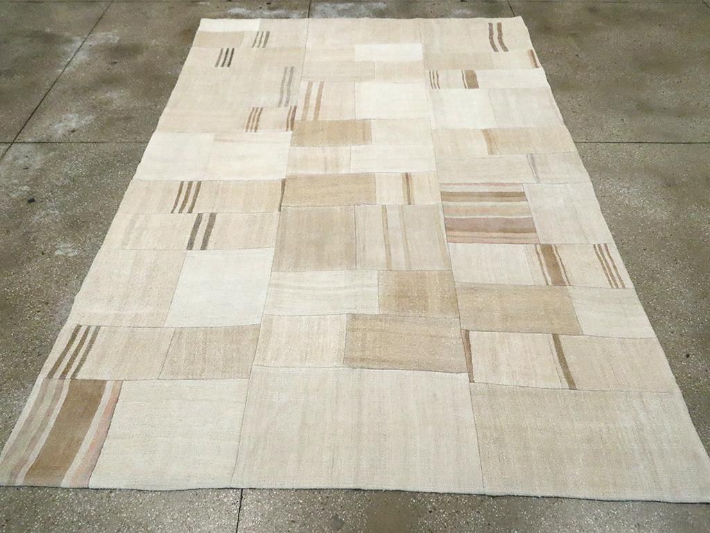 Beige Cream Brown Contemporary Handmade Turkish Flatweave Kilim Accent Carpet In New Condition For Sale In New York, NY