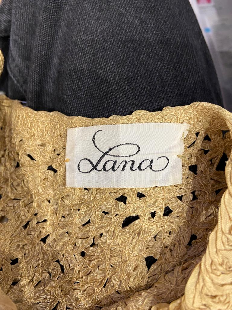 Robe beige tricotée avec des rubans LANA Circa 1940/50 en vente 2