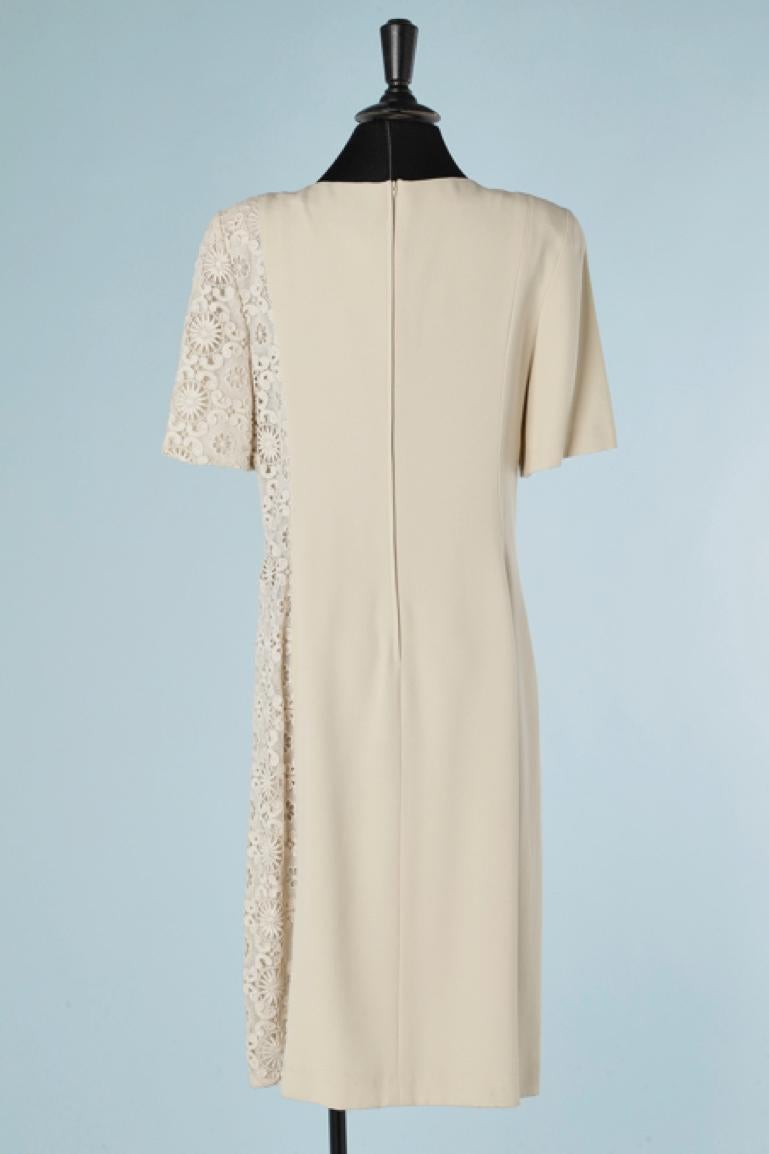 Beigefarbenes Kleid mit Baumwollspitze an der Seite von Valentino Miss V NEU  im Angebot 2