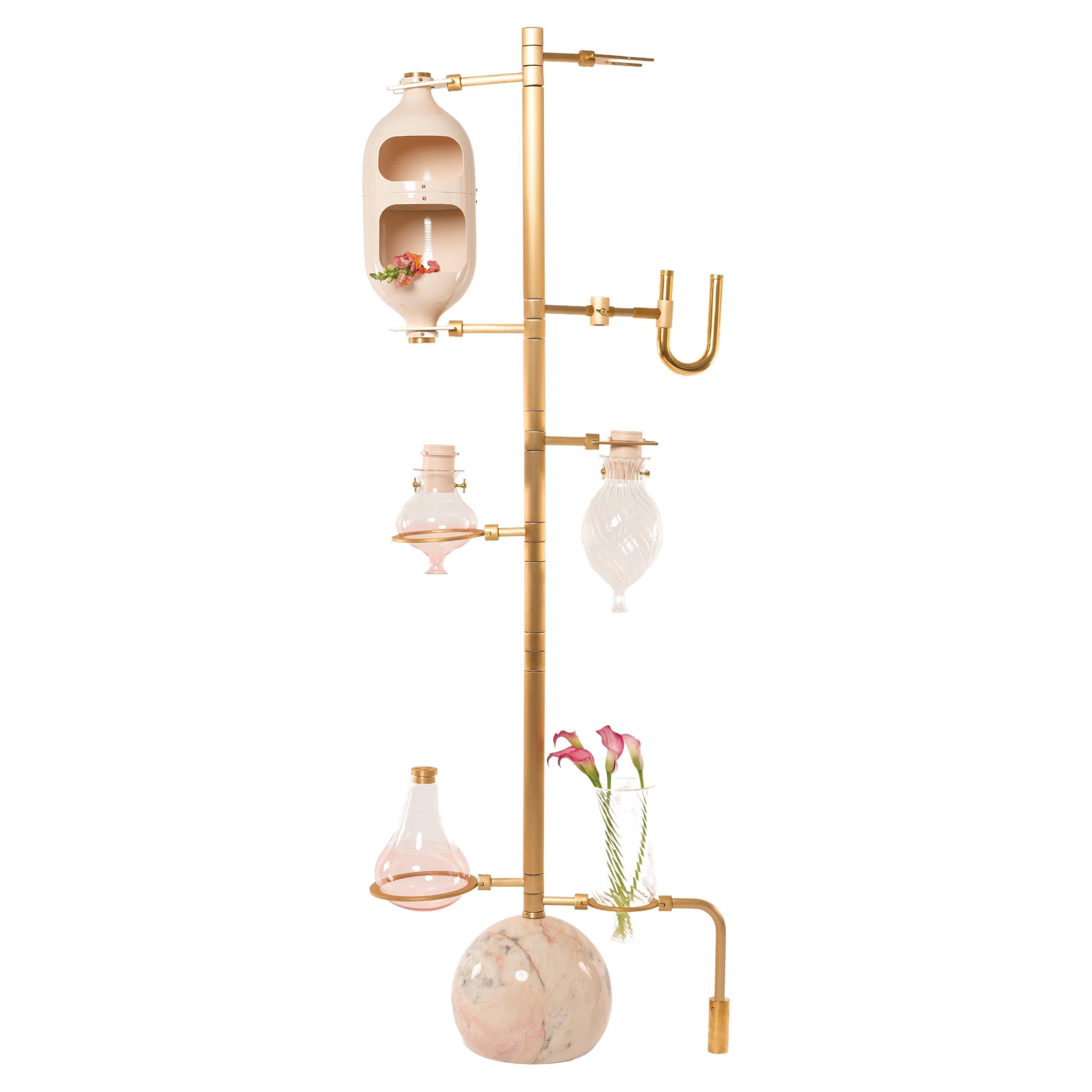 Lampadaire de laboratoire beige de Hania Jneid