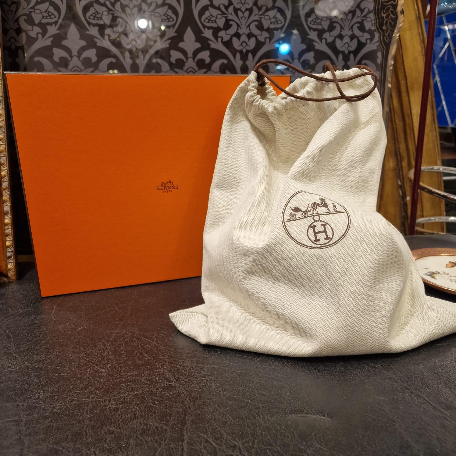 Berretto beige in feltro e lana di Hermès France, borsa tote in vendita 8