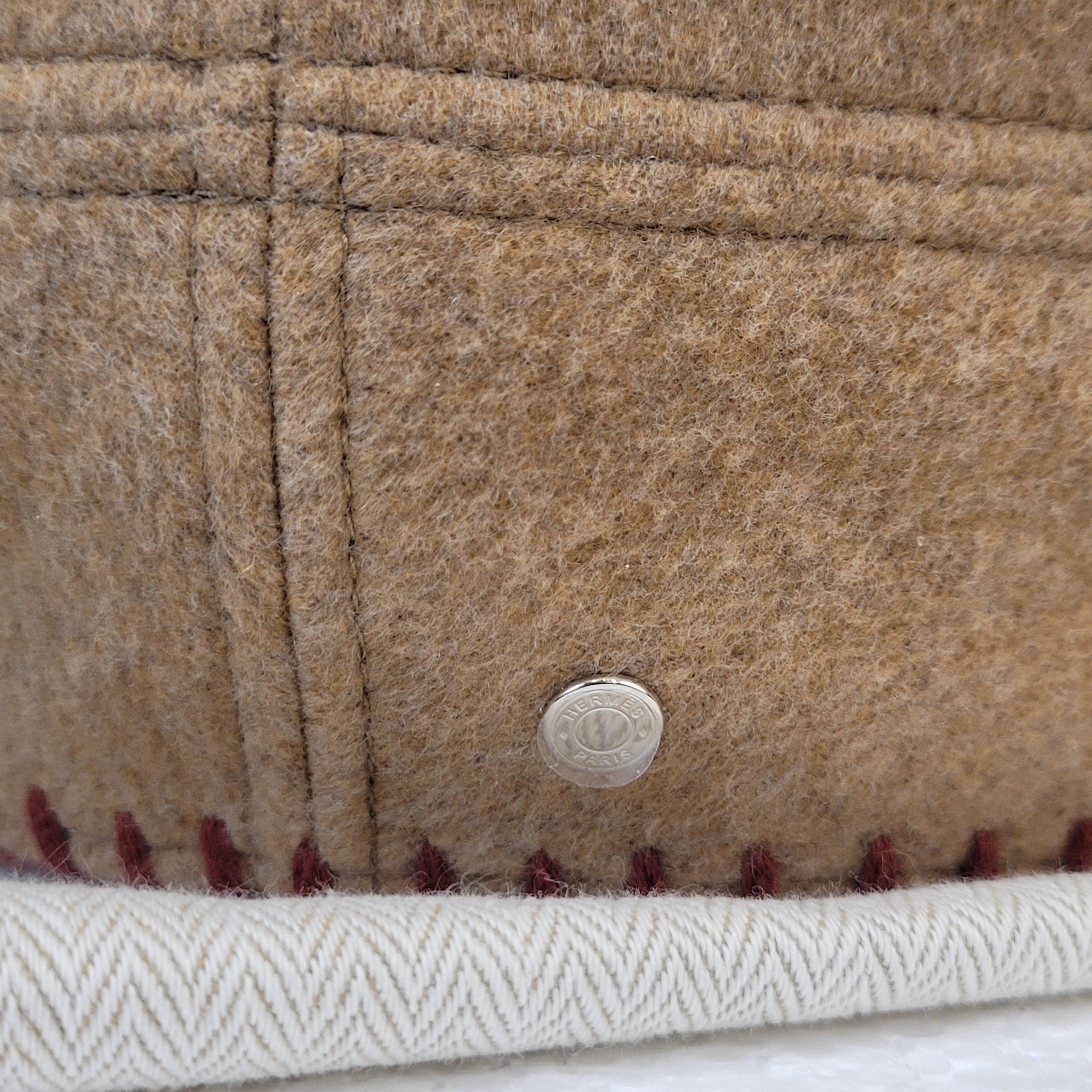 Berretto beige in feltro e lana di Hermès France, borsa tote In condizioni ottime in vendita a VALLADOLID, ES