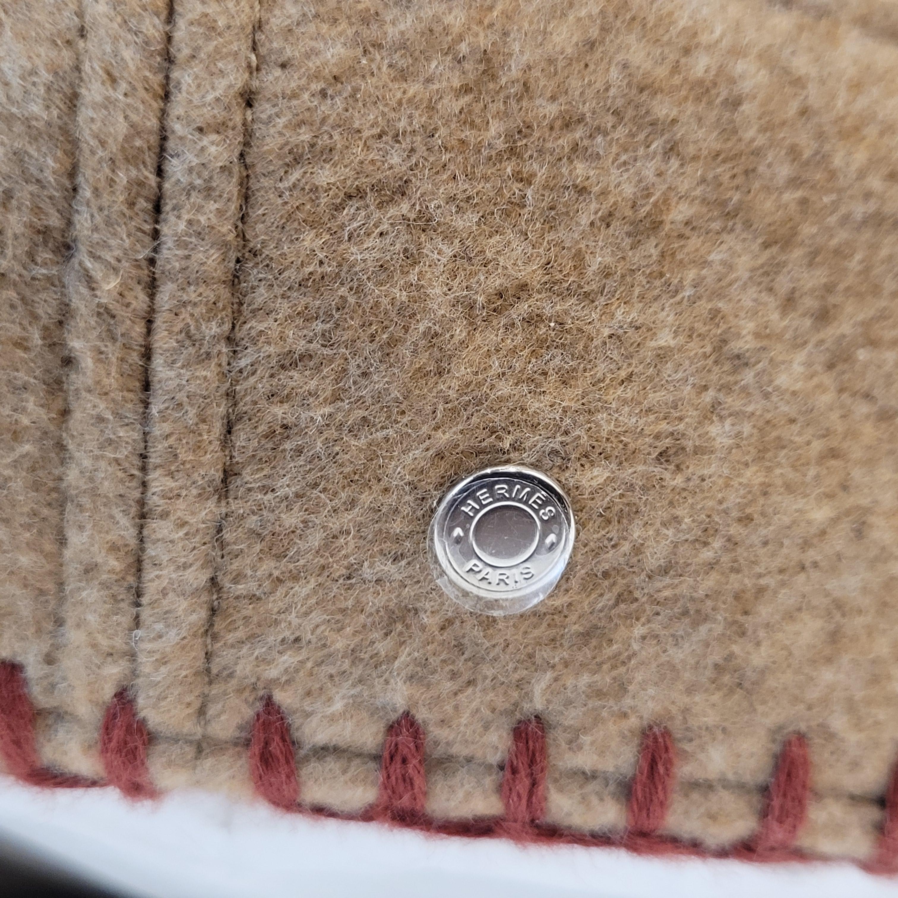da uomo o donna Berretto beige in feltro e lana di Hermès France, borsa tote in vendita