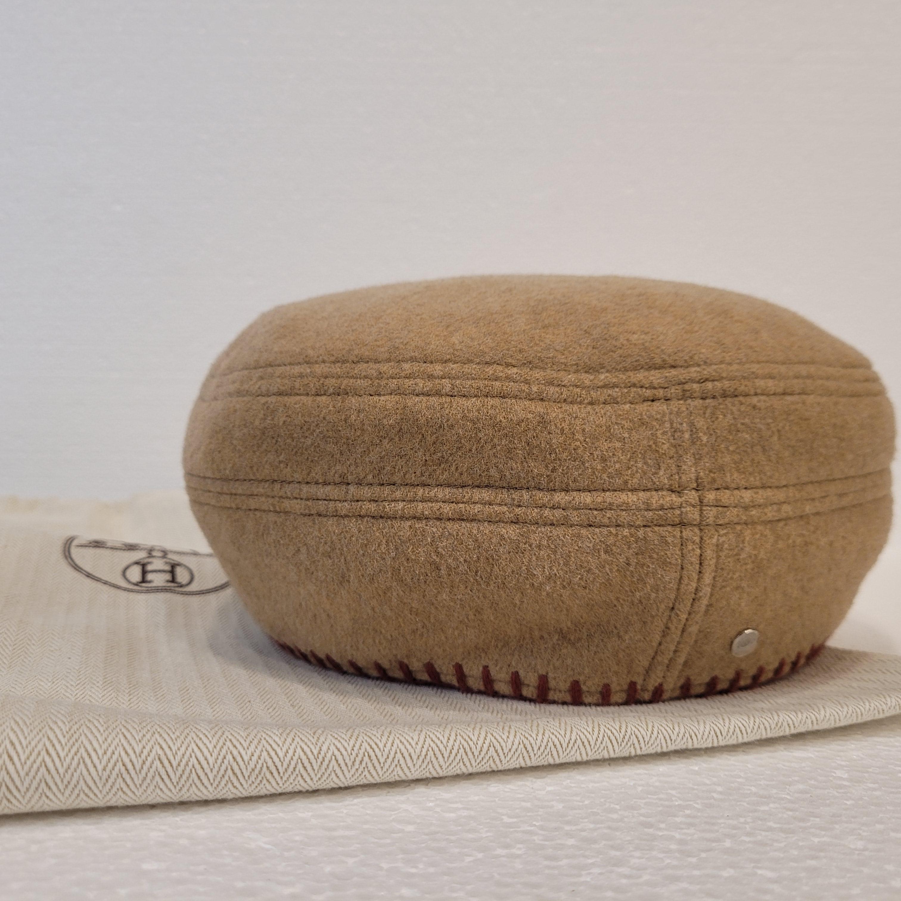 Berretto beige in feltro e lana di Hermès France, borsa tote in vendita 1
