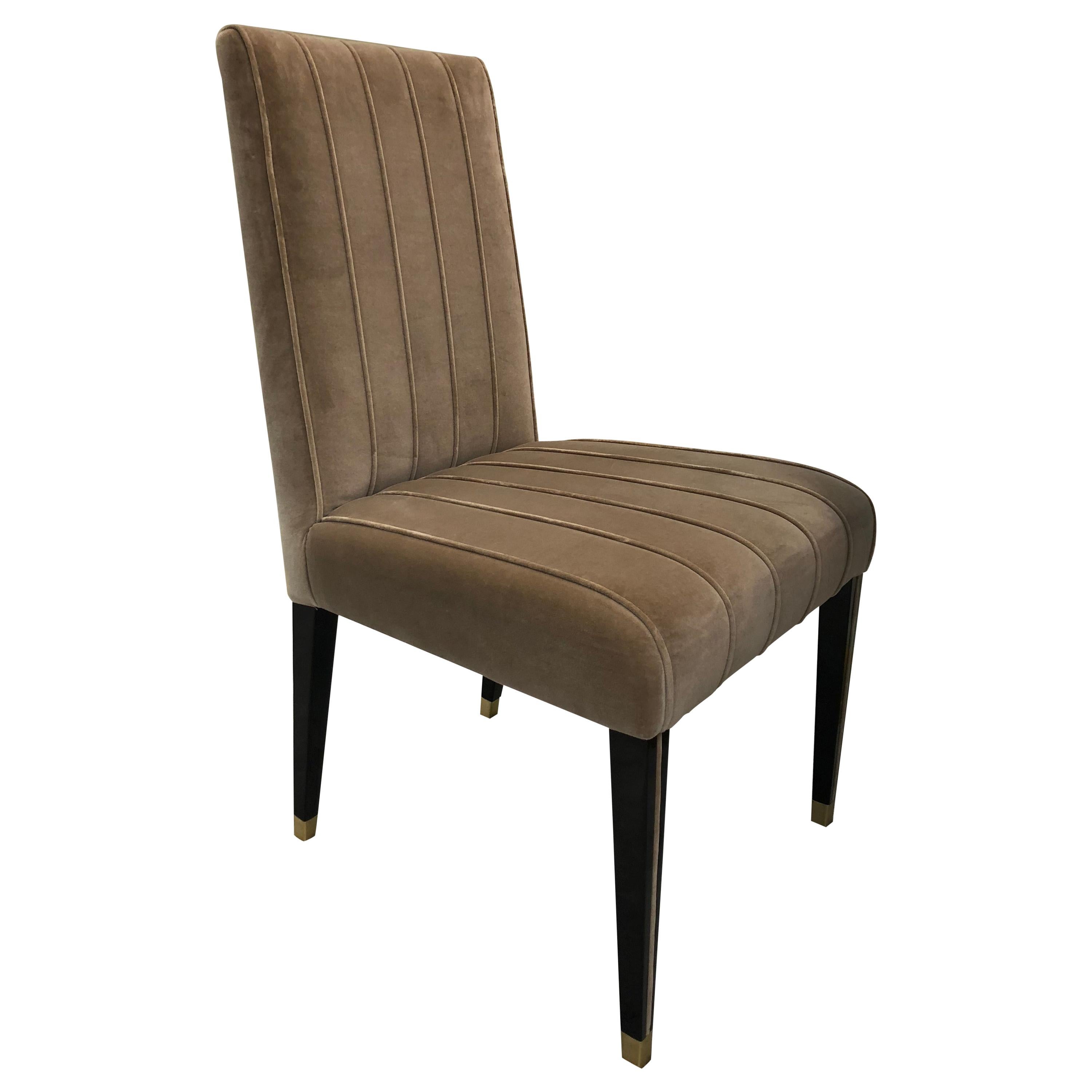 Set of 4 Beige Glória Dining Chair with Brass Tips and Glossy Chocolate Legs For Sale