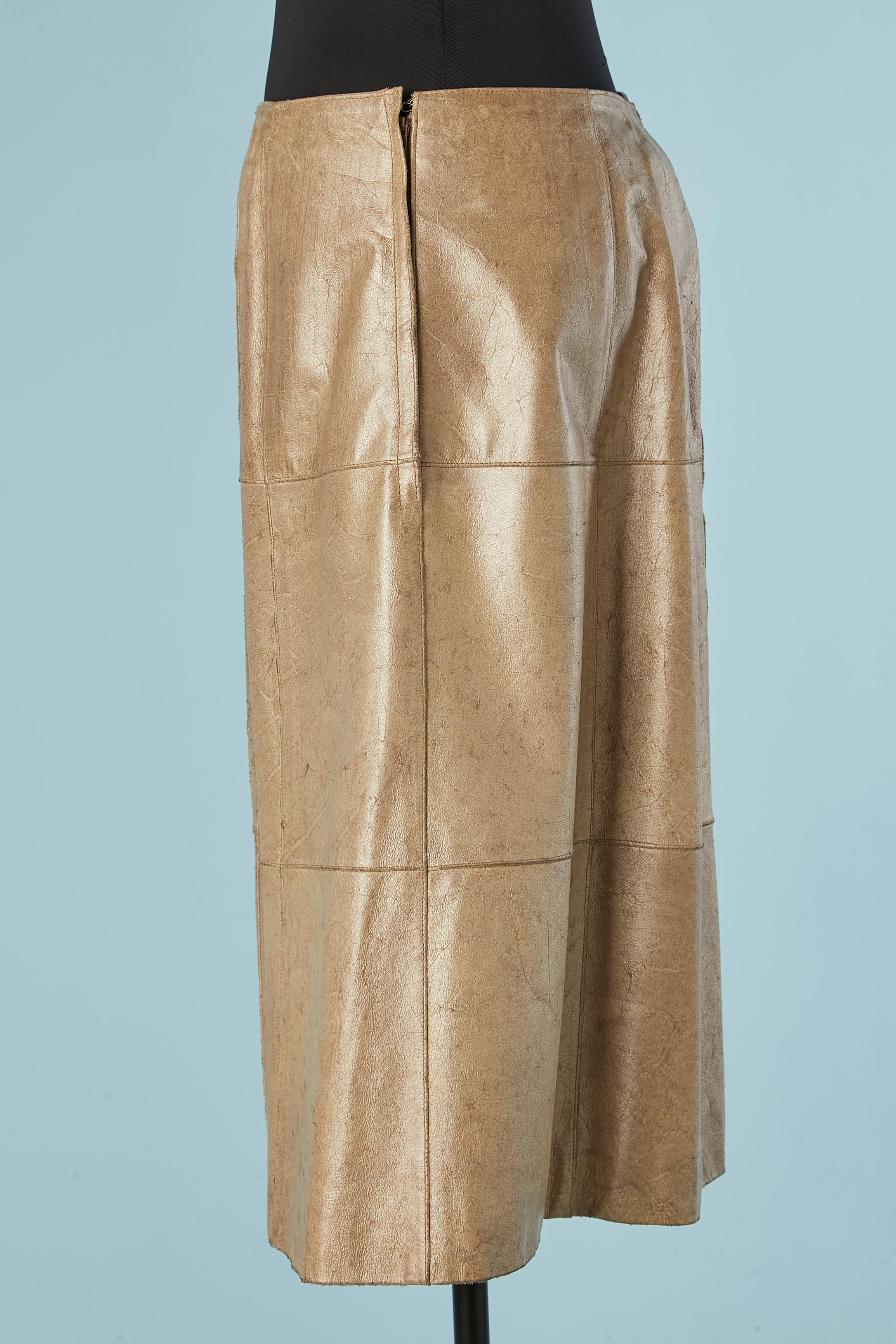 Gonna in pelle di vitello beige oro Chanel In condizioni ottime in vendita a Saint-Ouen-Sur-Seine, FR