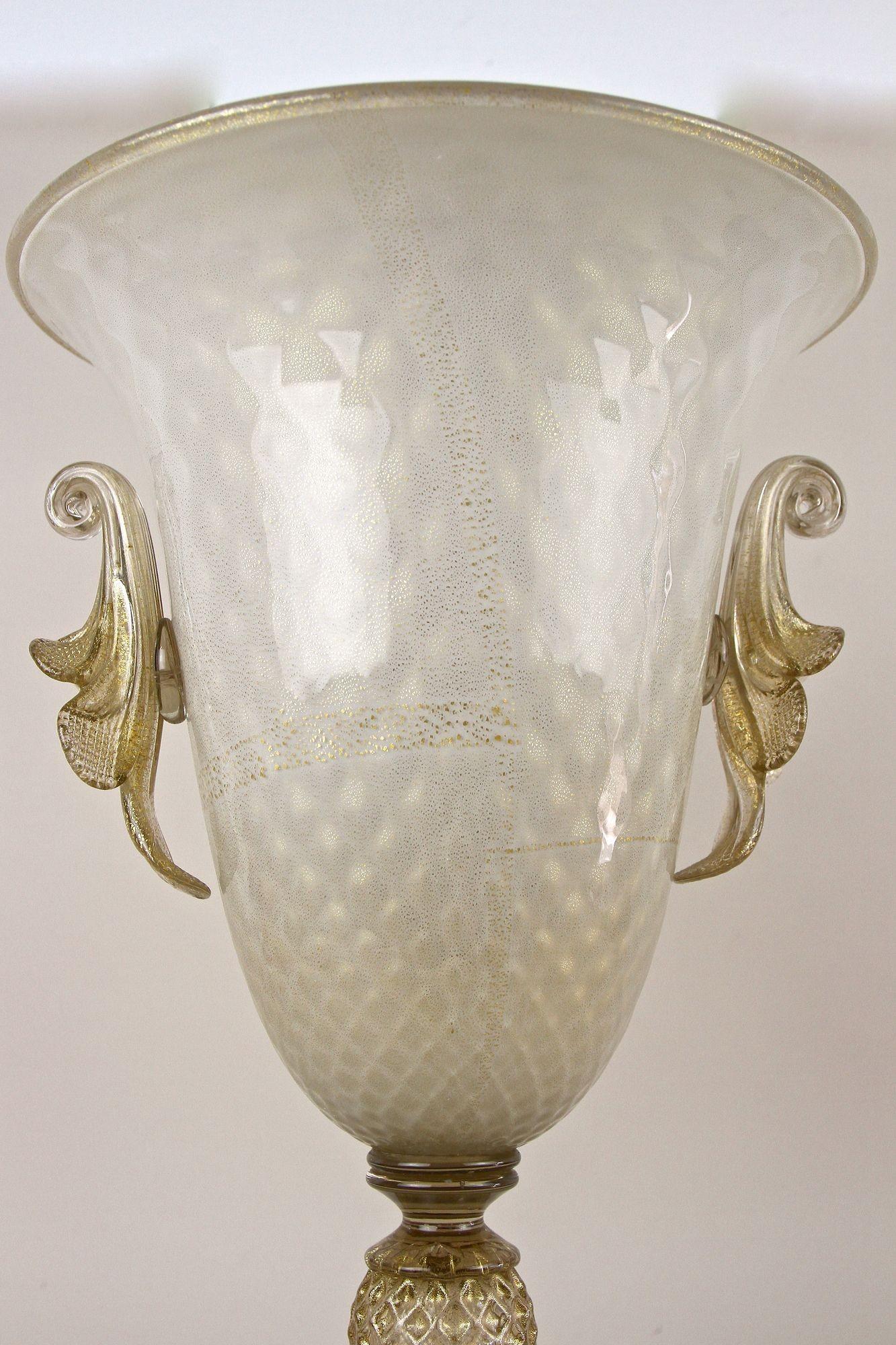 Beige/ Golden Murano Glass Urn Vase With 24 K Gold Flakes by GABBIANI, Italy For Sale 7