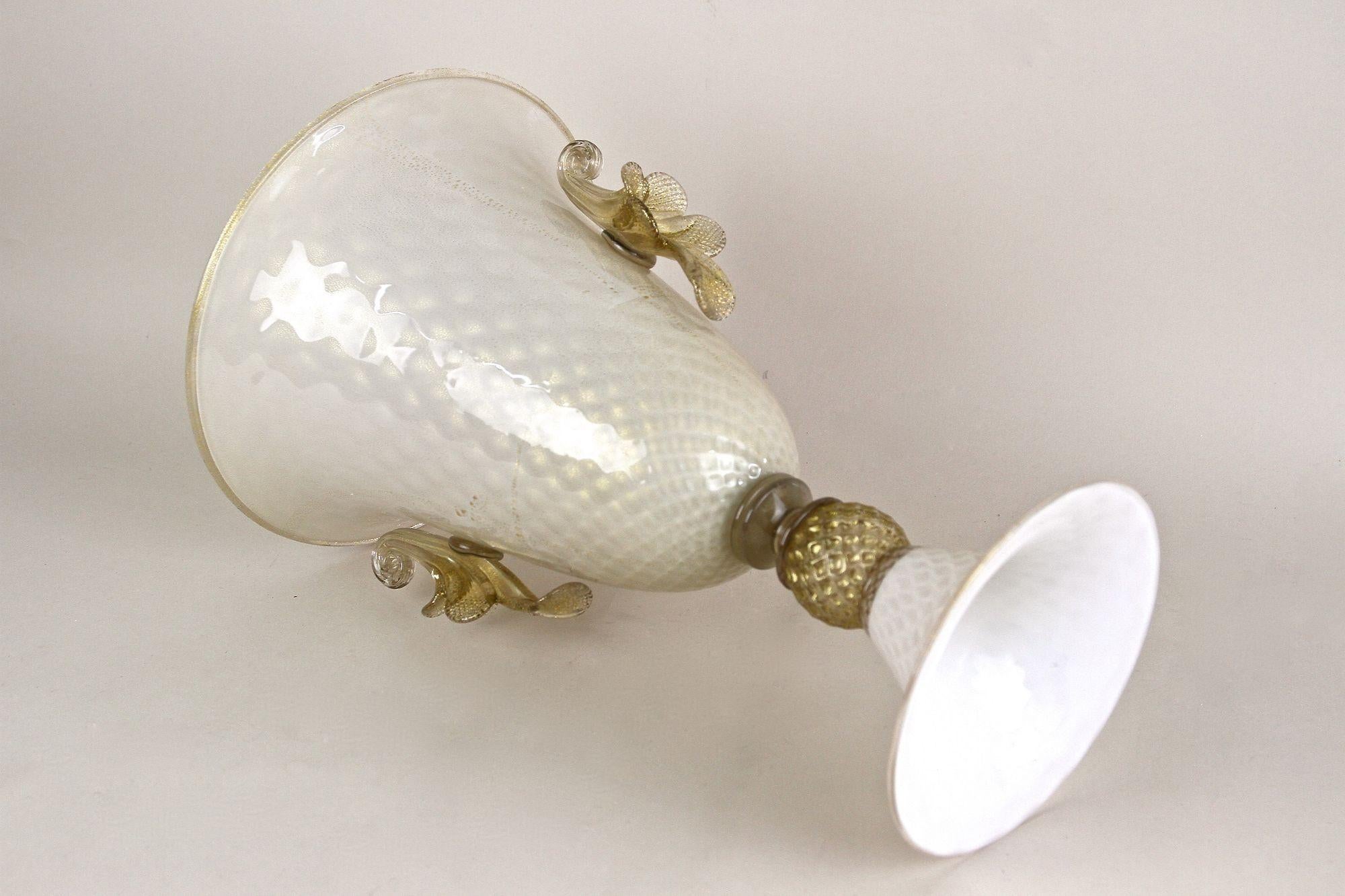 Beige/ Golden Murano Glass Urn Vase With 24 K Gold Flakes by GABBIANI, Italy For Sale 10