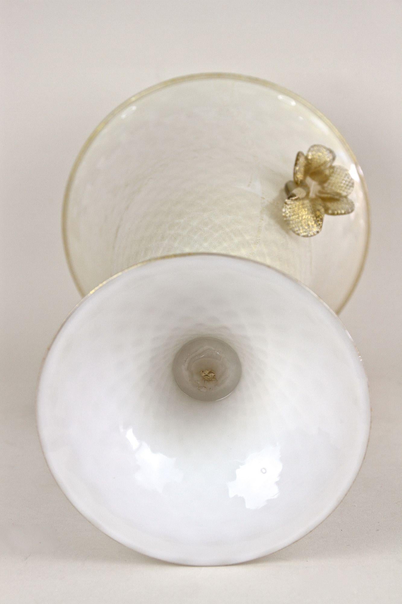 Beige/ Golden Murano Glass Urn Vase With 24 K Gold Flakes by GABBIANI, Italy For Sale 11