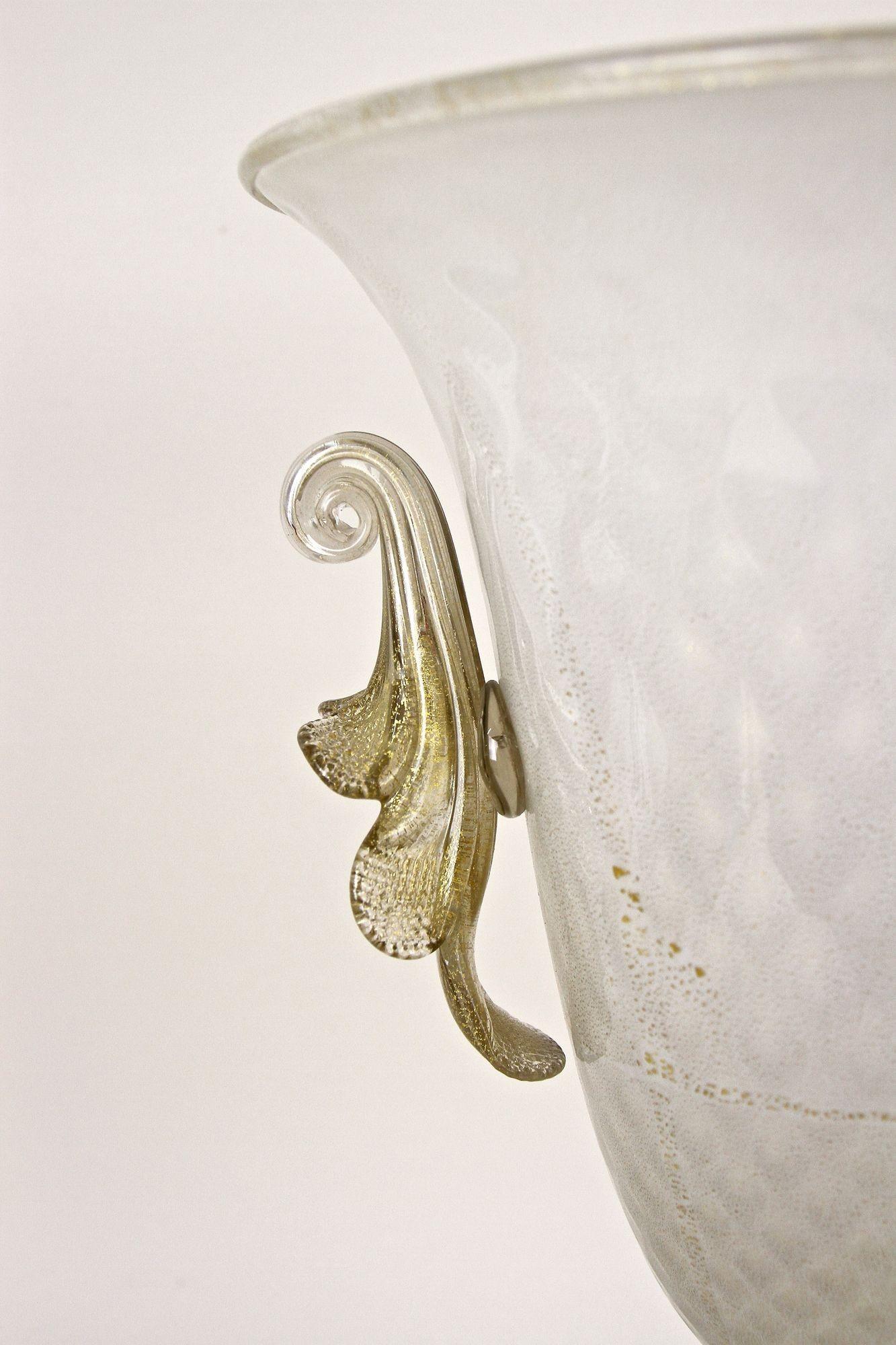 Beige/ Golden Murano Glass Urn Vase With 24 K Gold Flakes by GABBIANI, Italy For Sale 14